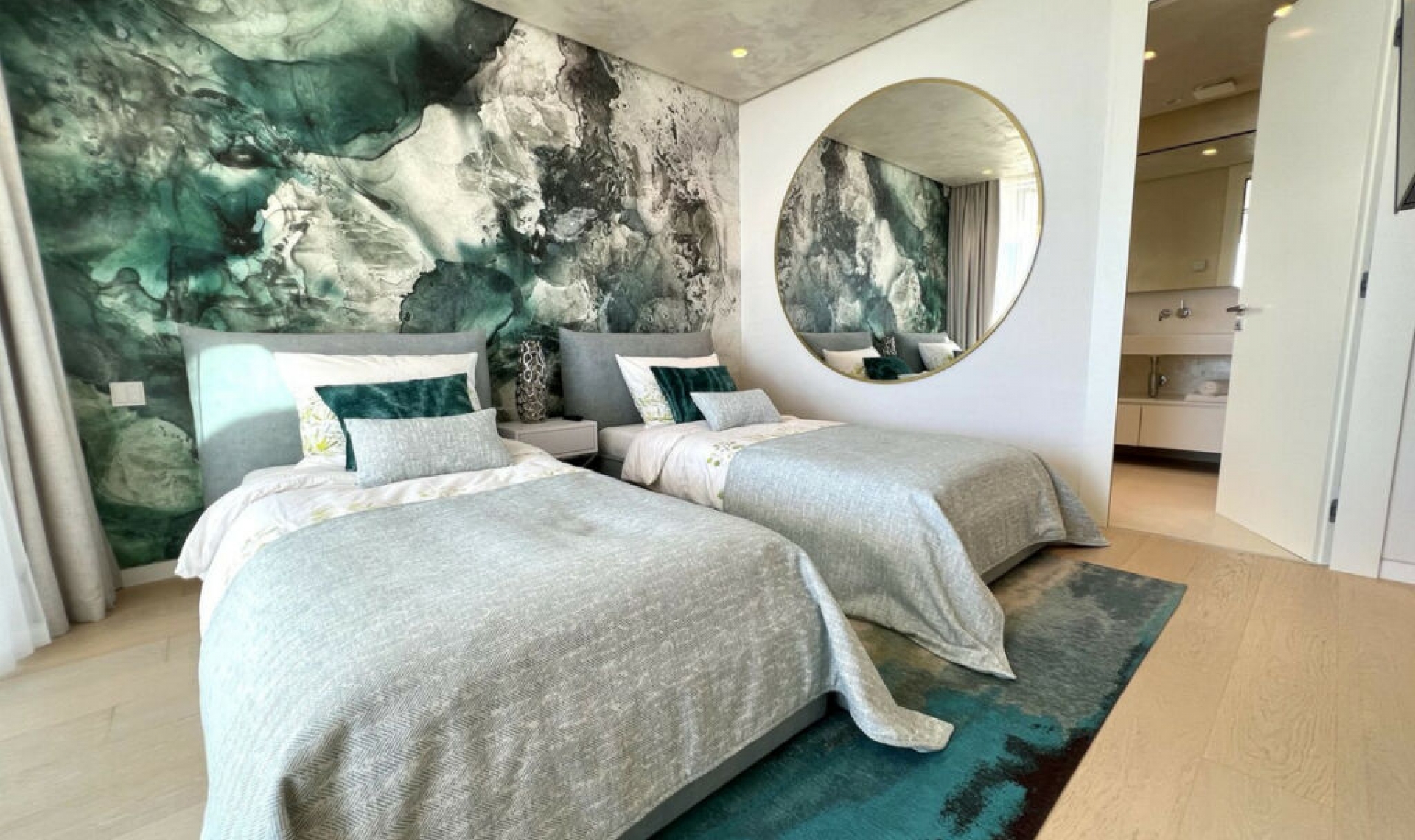 Resale - Apartment -
Marbella