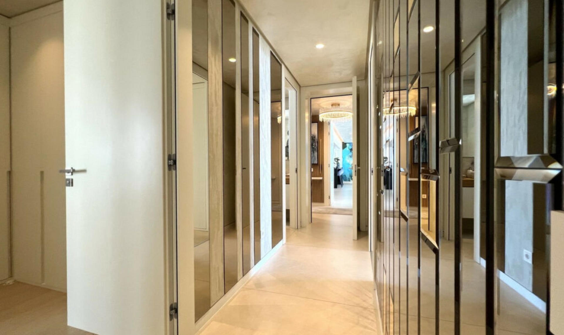 Resale - Apartment -
Marbella