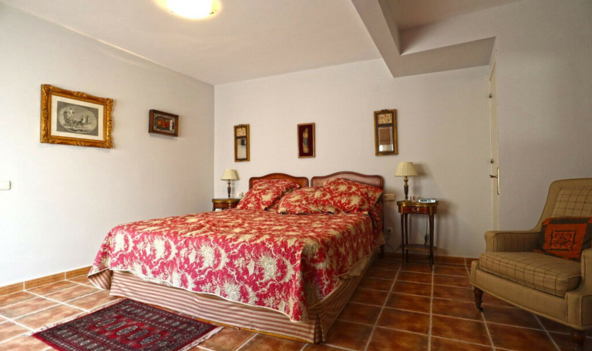 Resale - Apartment -
Marbella