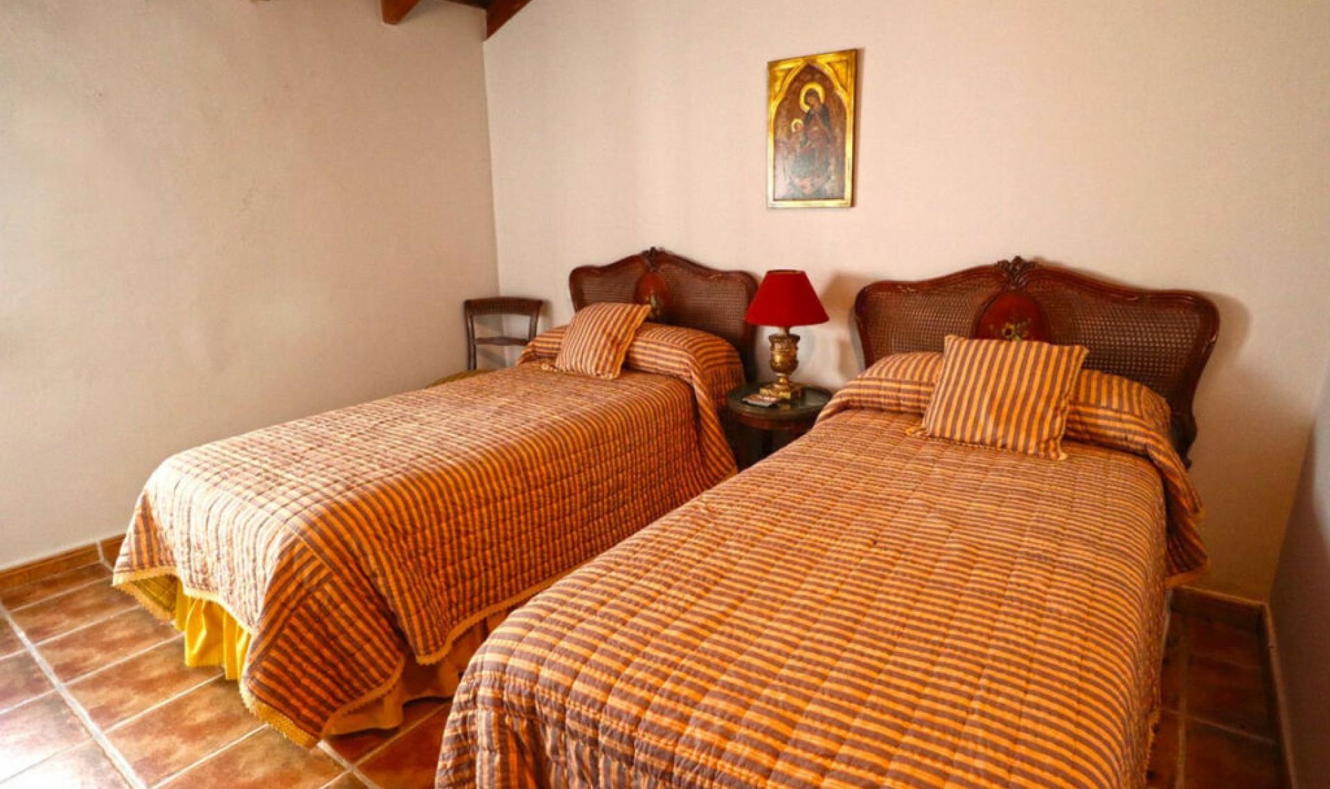 Resale - Apartment -
Marbella