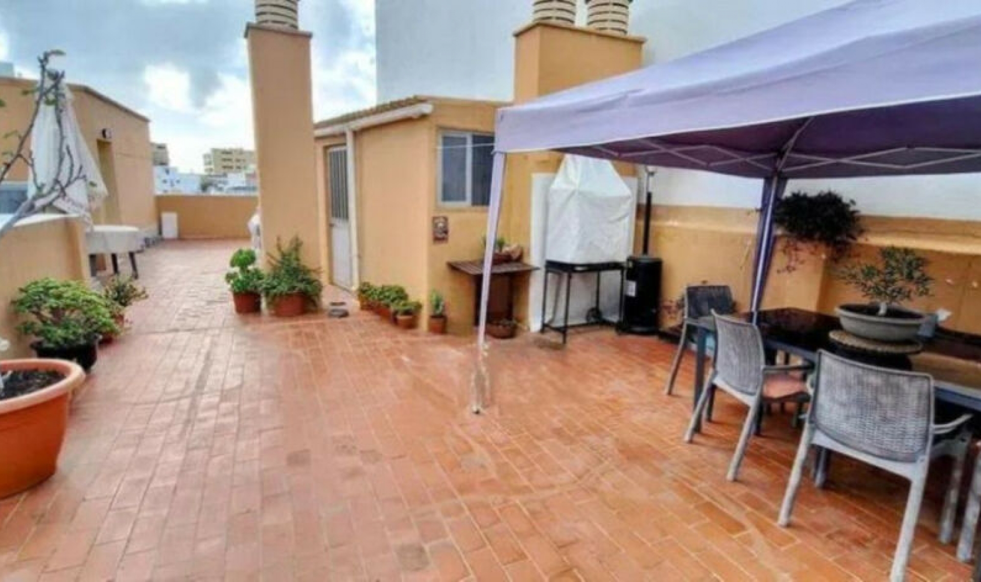 Resale - Apartment -
Marbella