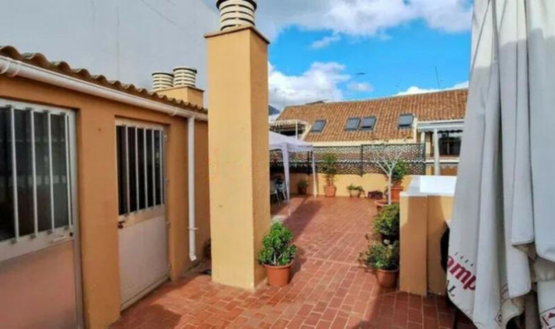 Resale - Apartment -
Marbella