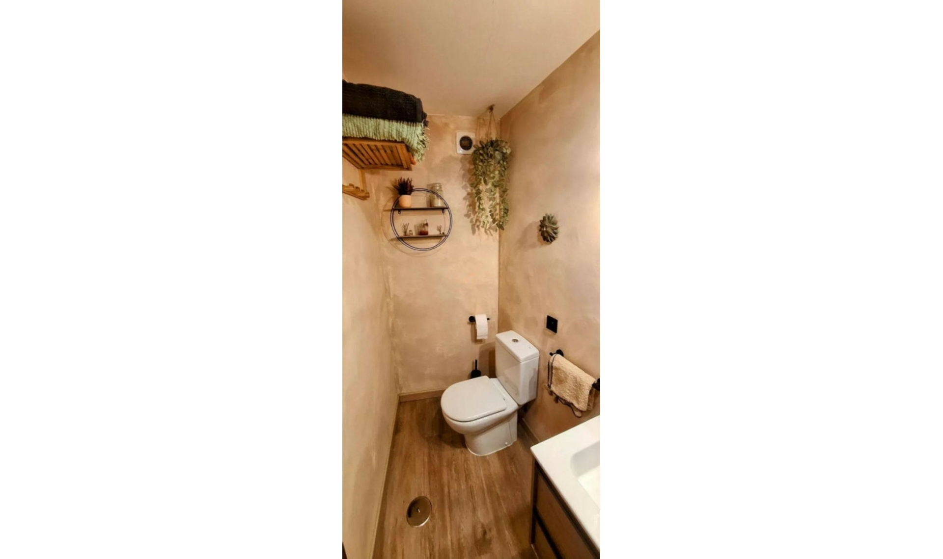 Resale - Apartment -
Marbella