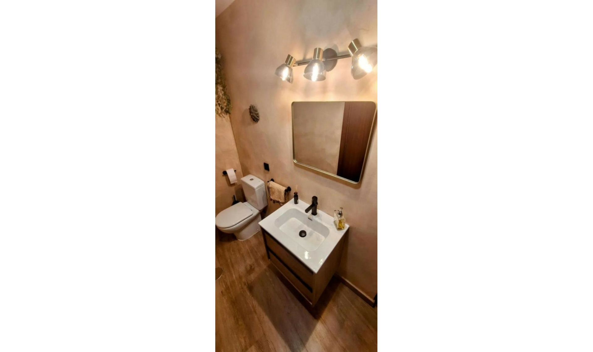 Resale - Apartment -
Marbella