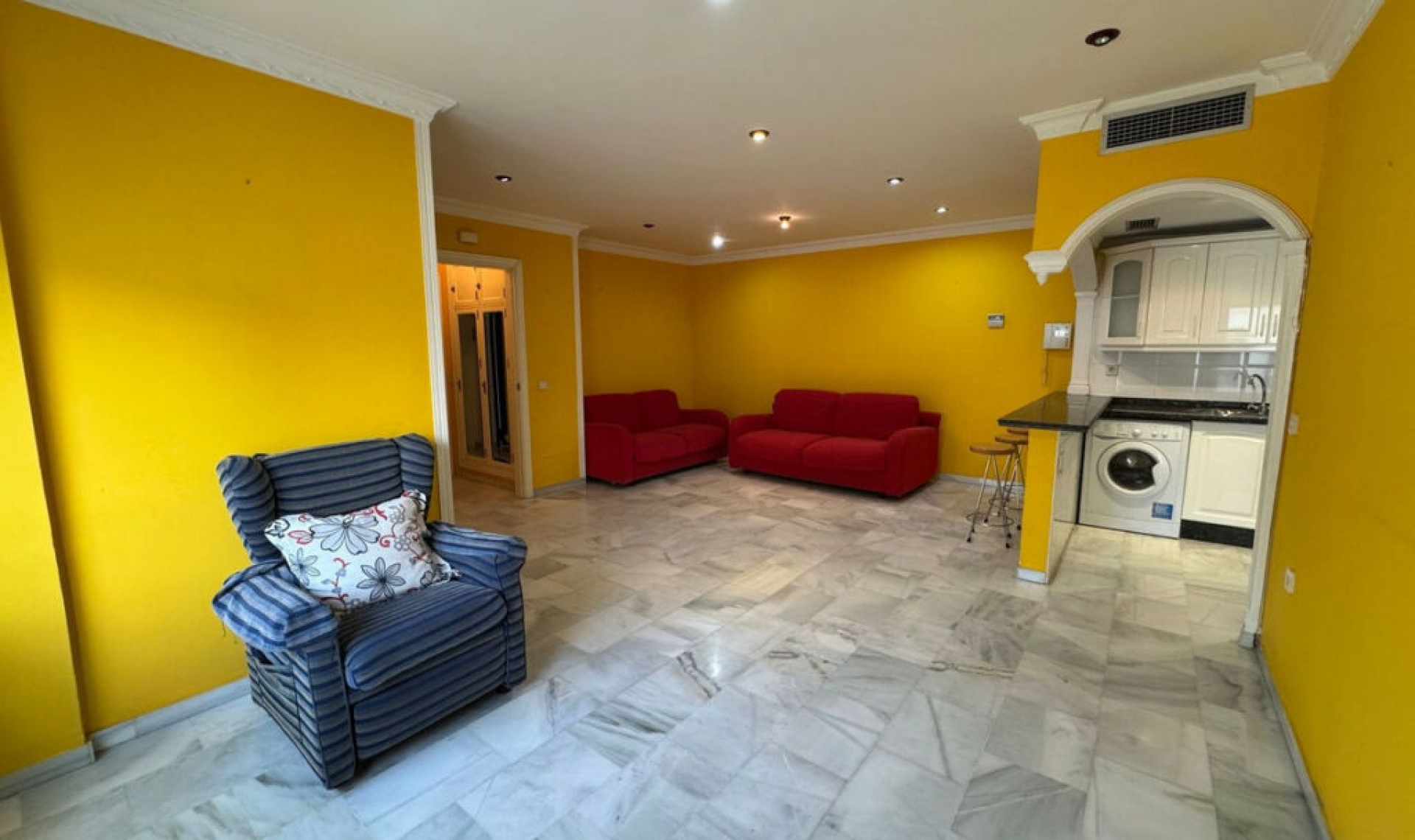 Resale - Apartment -
Marbella