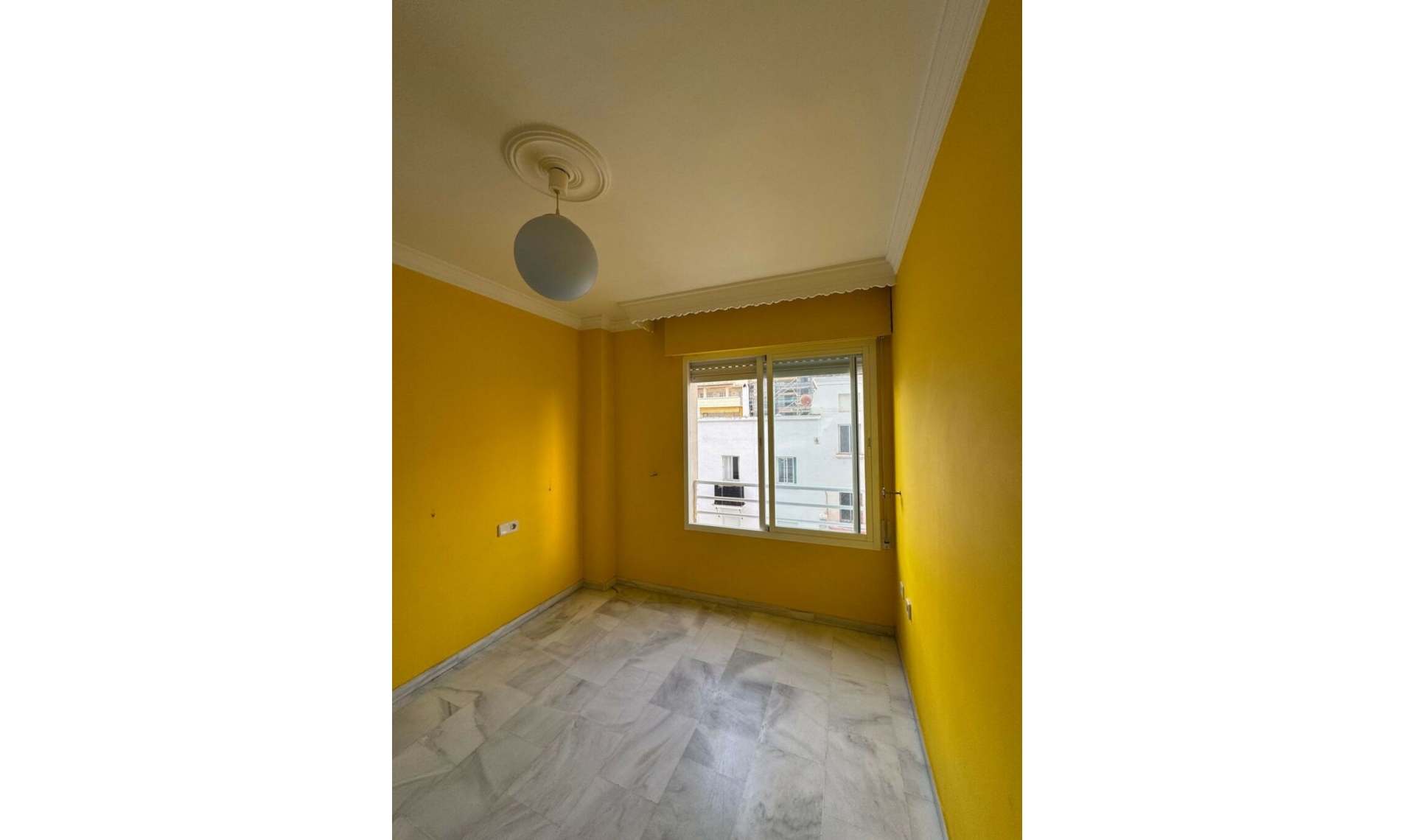 Resale - Apartment -
Marbella