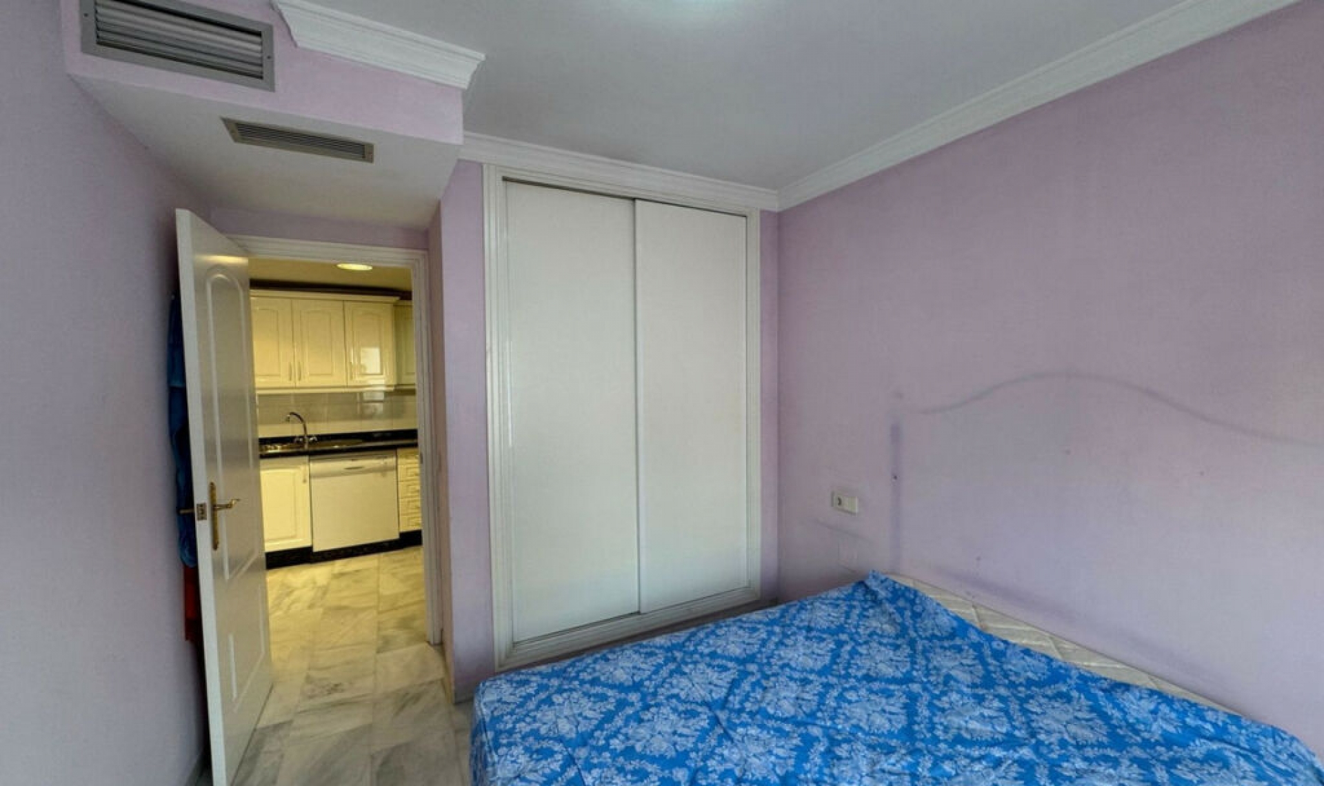 Resale - Apartment -
Marbella
