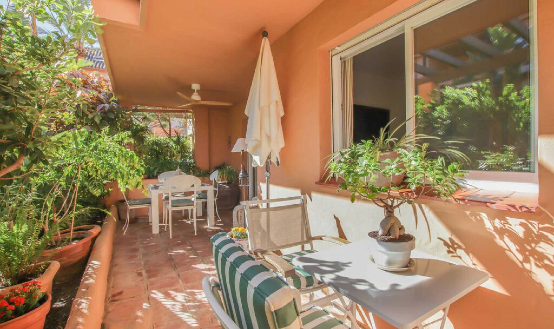 Resale - Apartment -
Marbella
