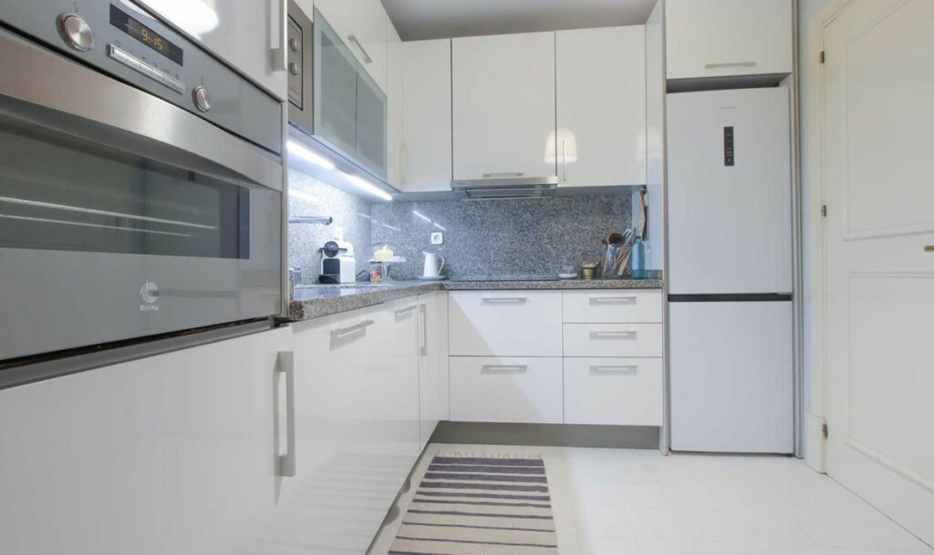 Resale - Apartment -
Marbella