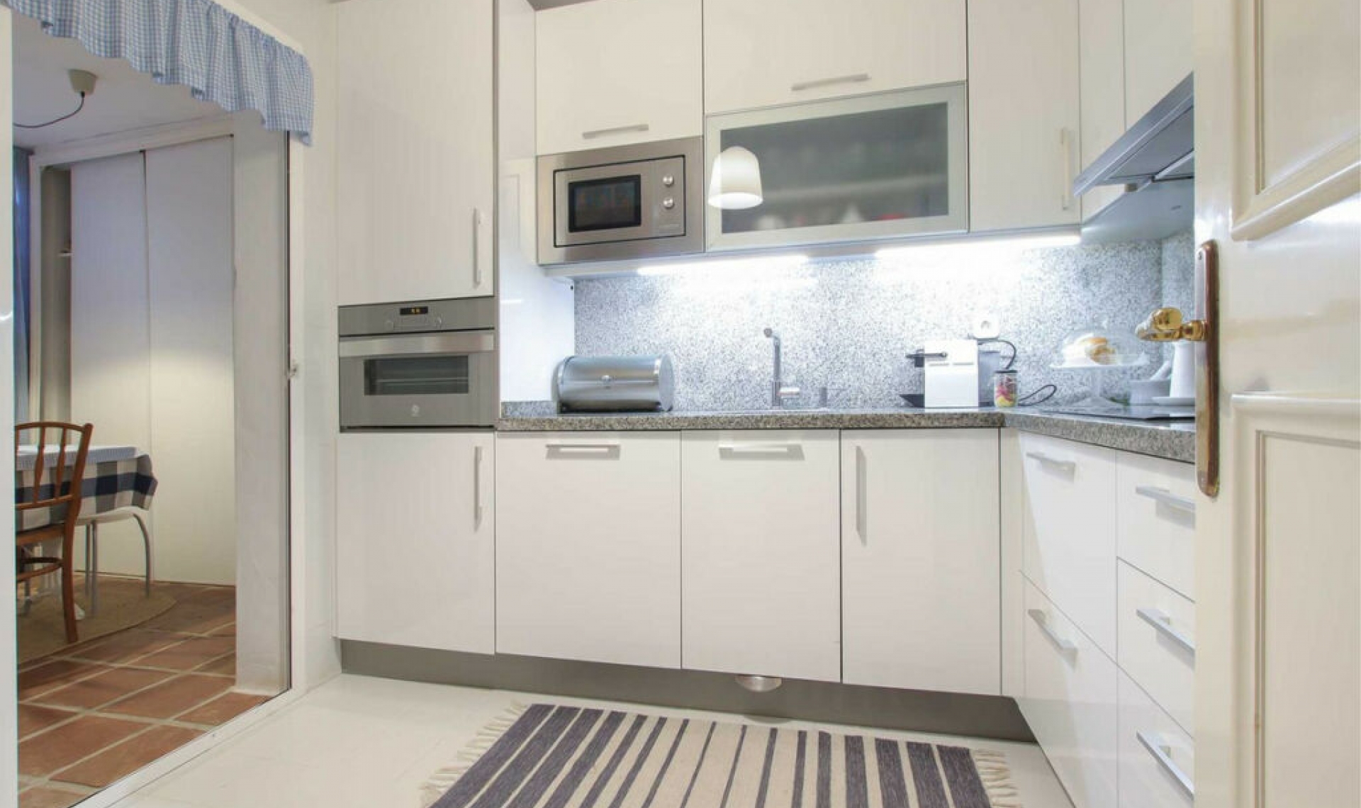 Resale - Apartment -
Marbella