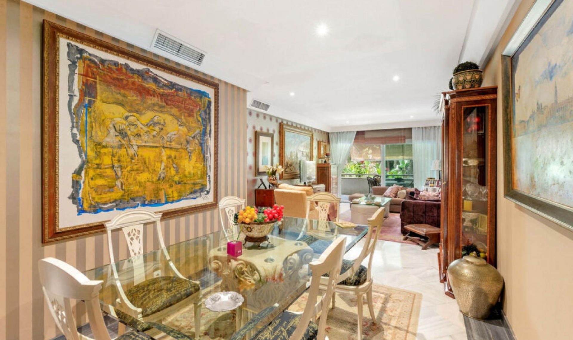 Resale - Apartment -
Marbella