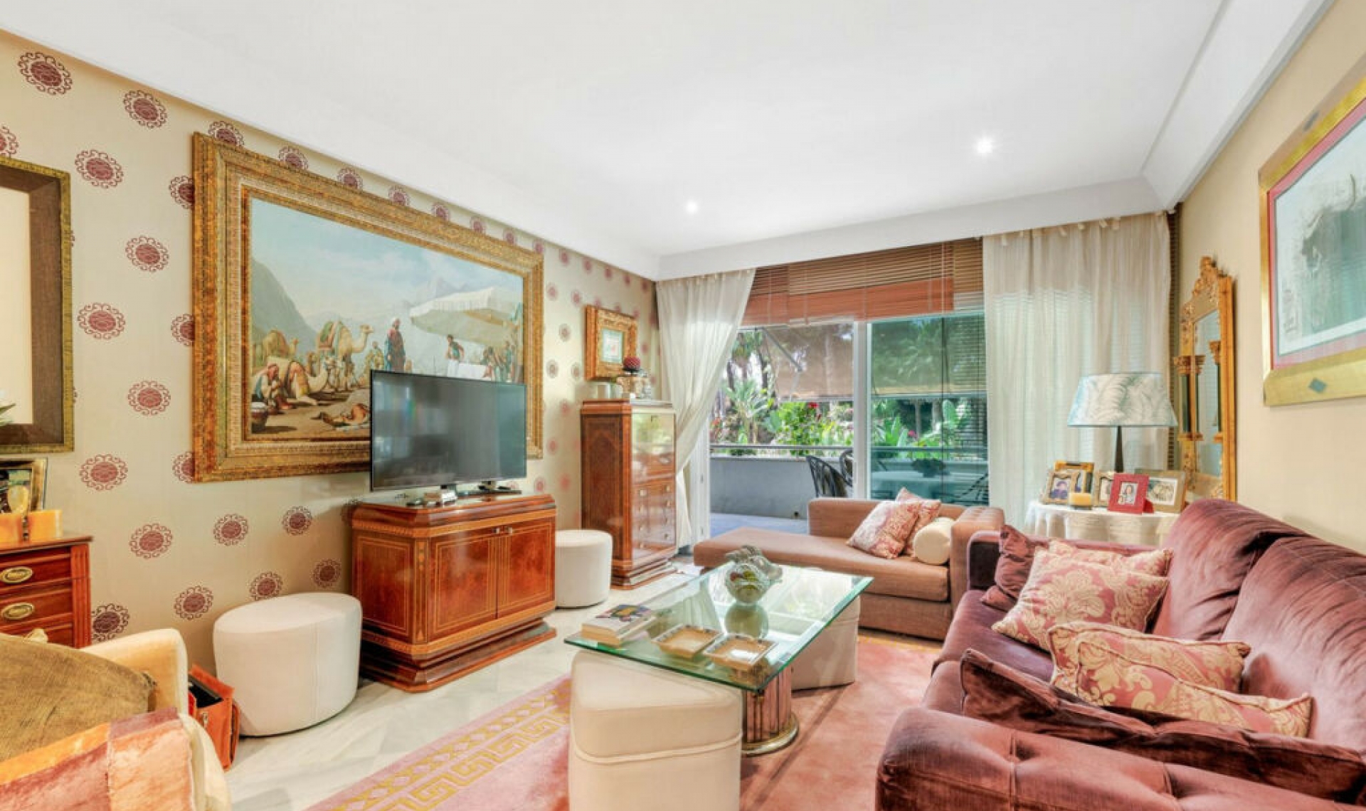 Resale - Apartment -
Marbella