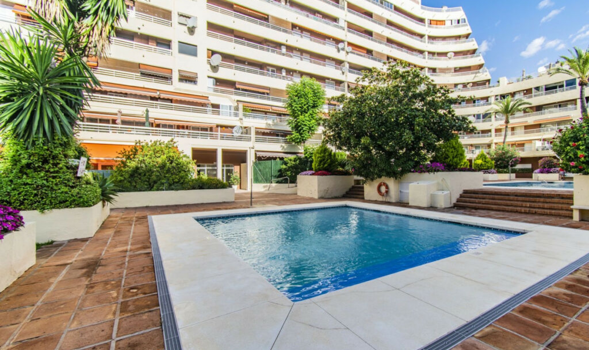 Resale - Apartment -
Marbella