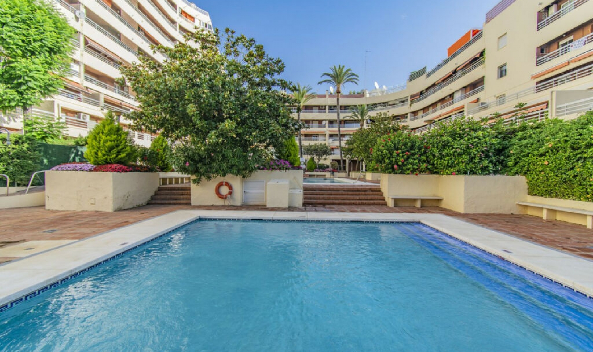 Resale - Apartment -
Marbella