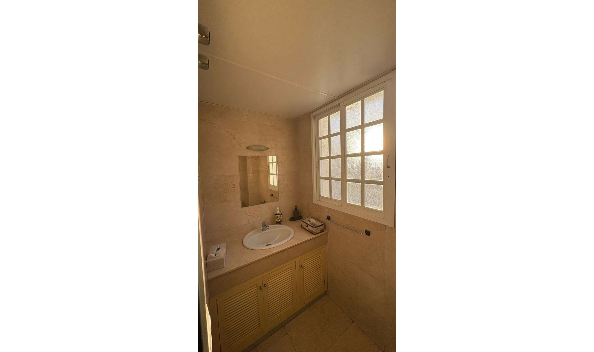 Resale - Apartment -
Marbella