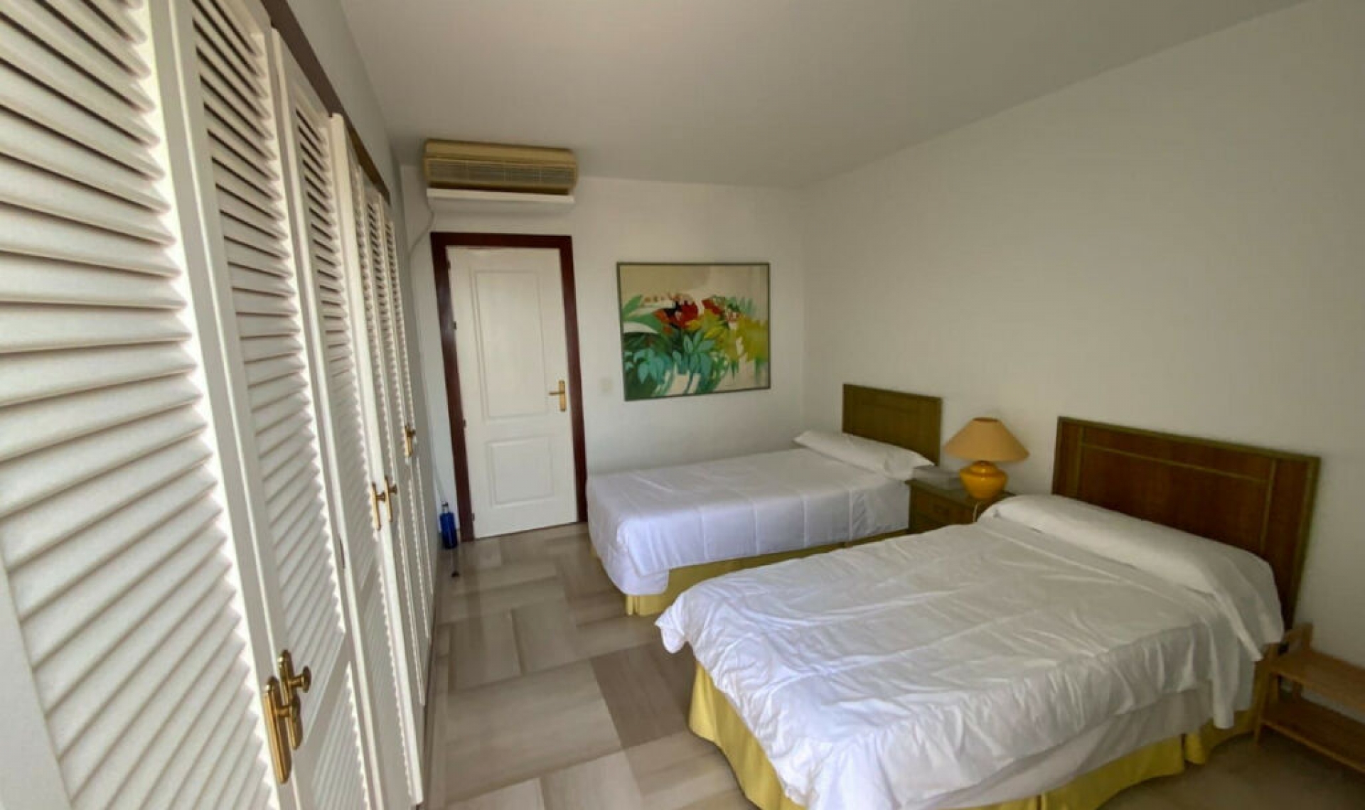 Resale - Apartment -
Marbella