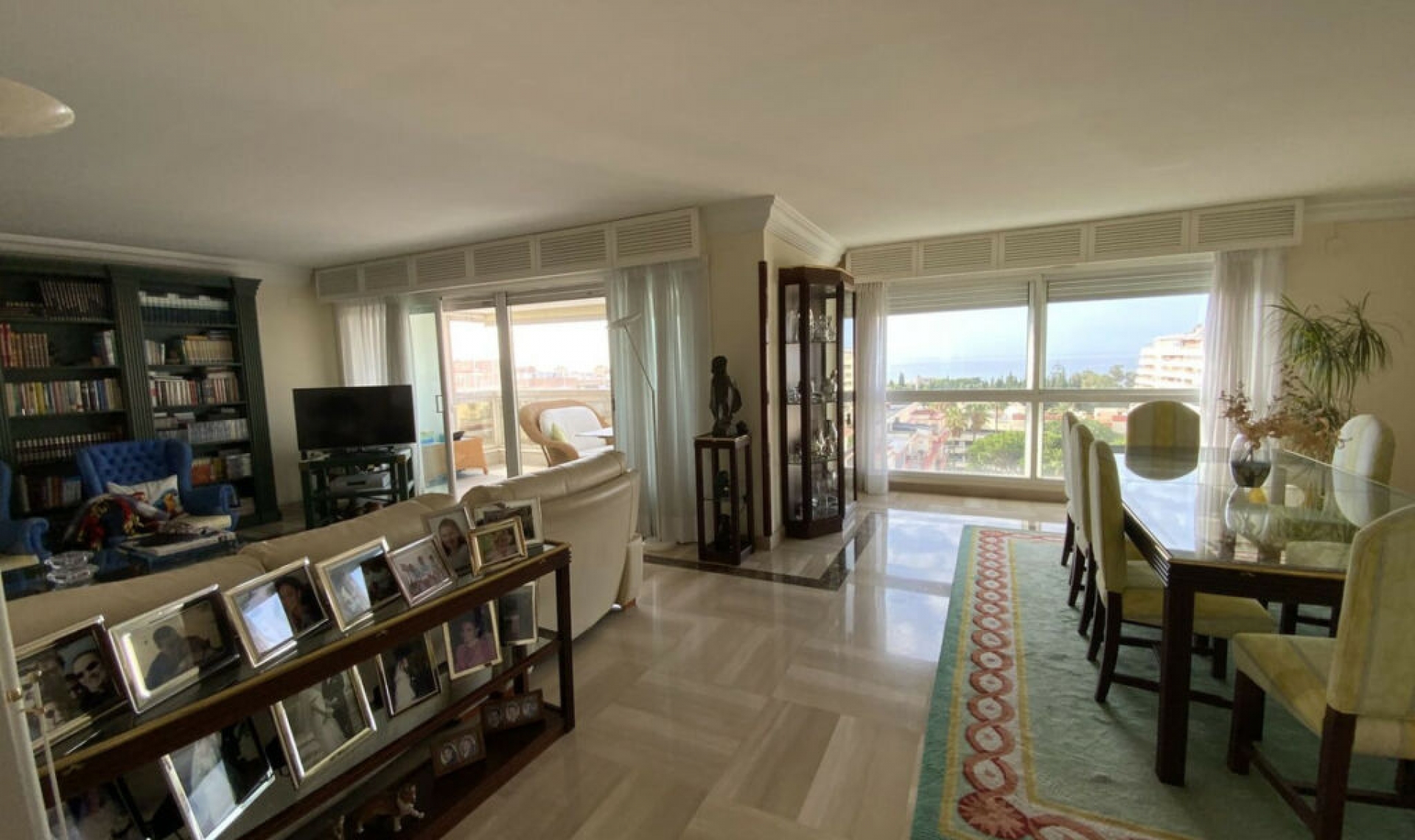 Resale - Apartment -
Marbella