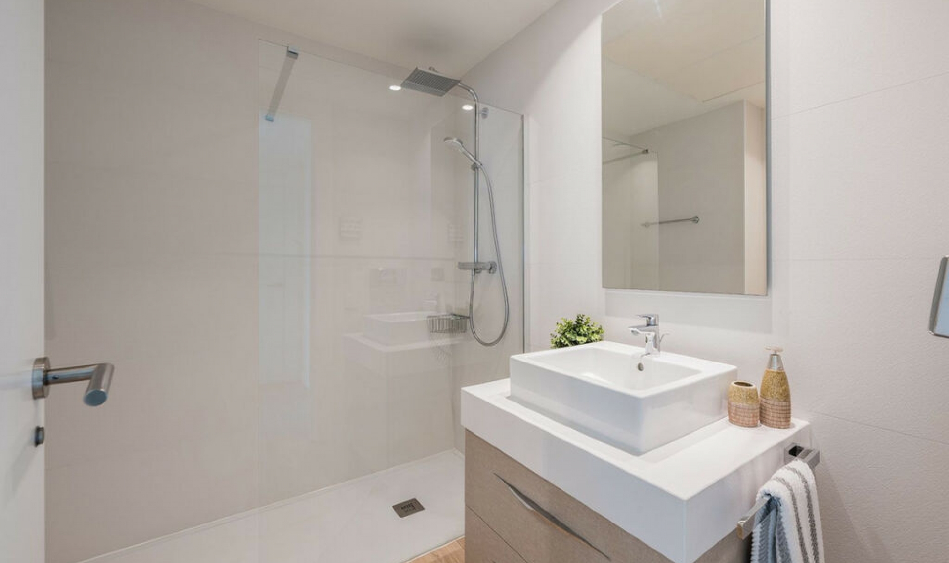 Resale - Apartment -
Marbella