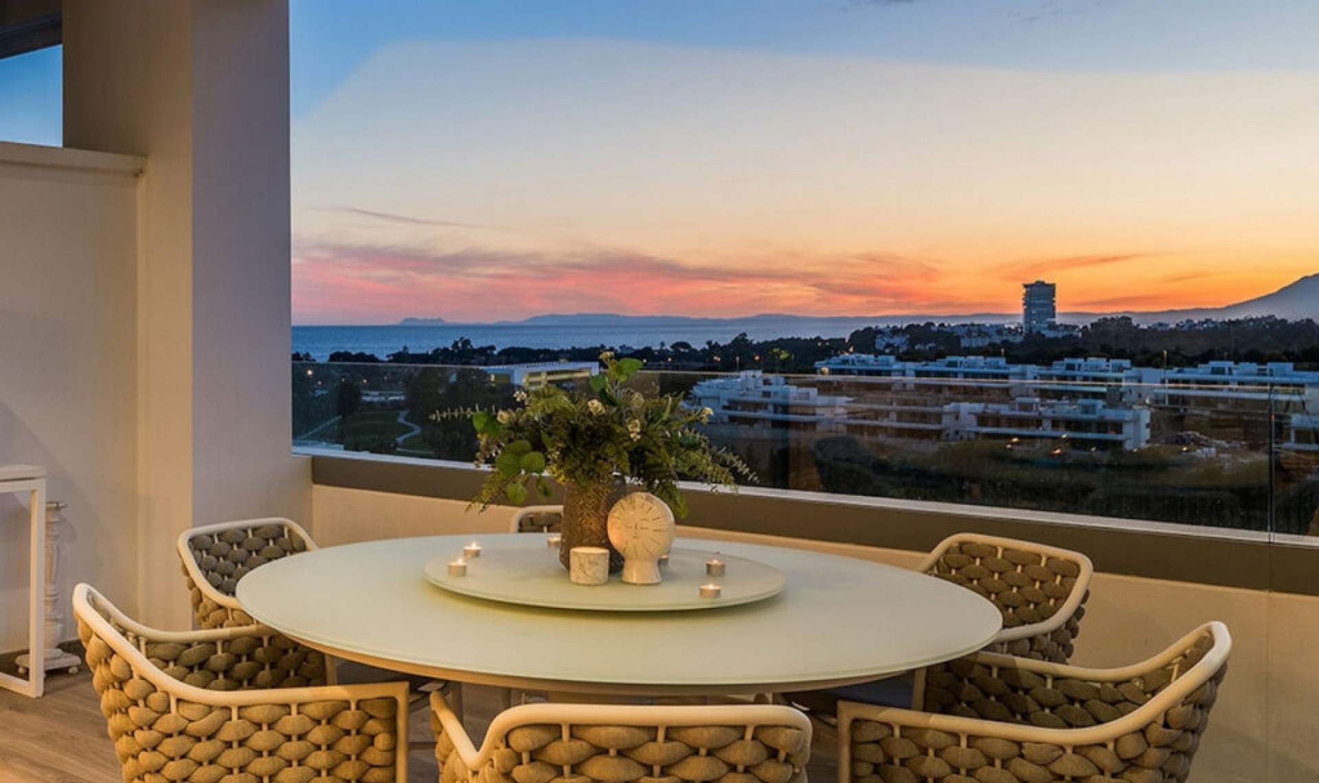 Resale - Apartment -
Marbella