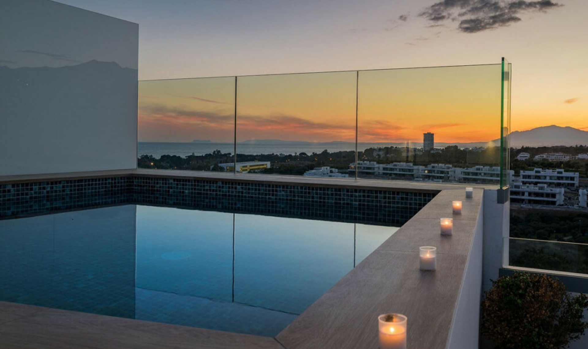 Resale - Apartment -
Marbella