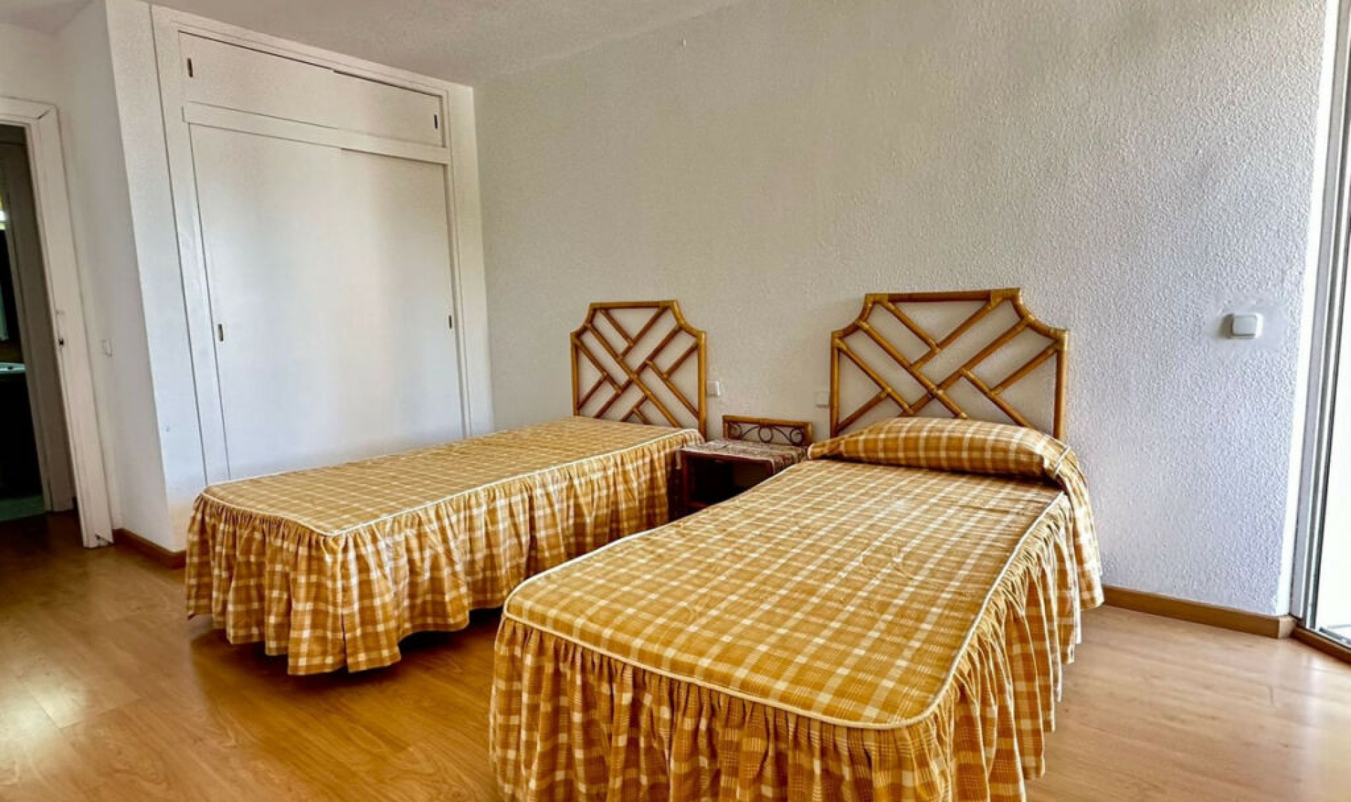 Resale - Apartment -
Marbella