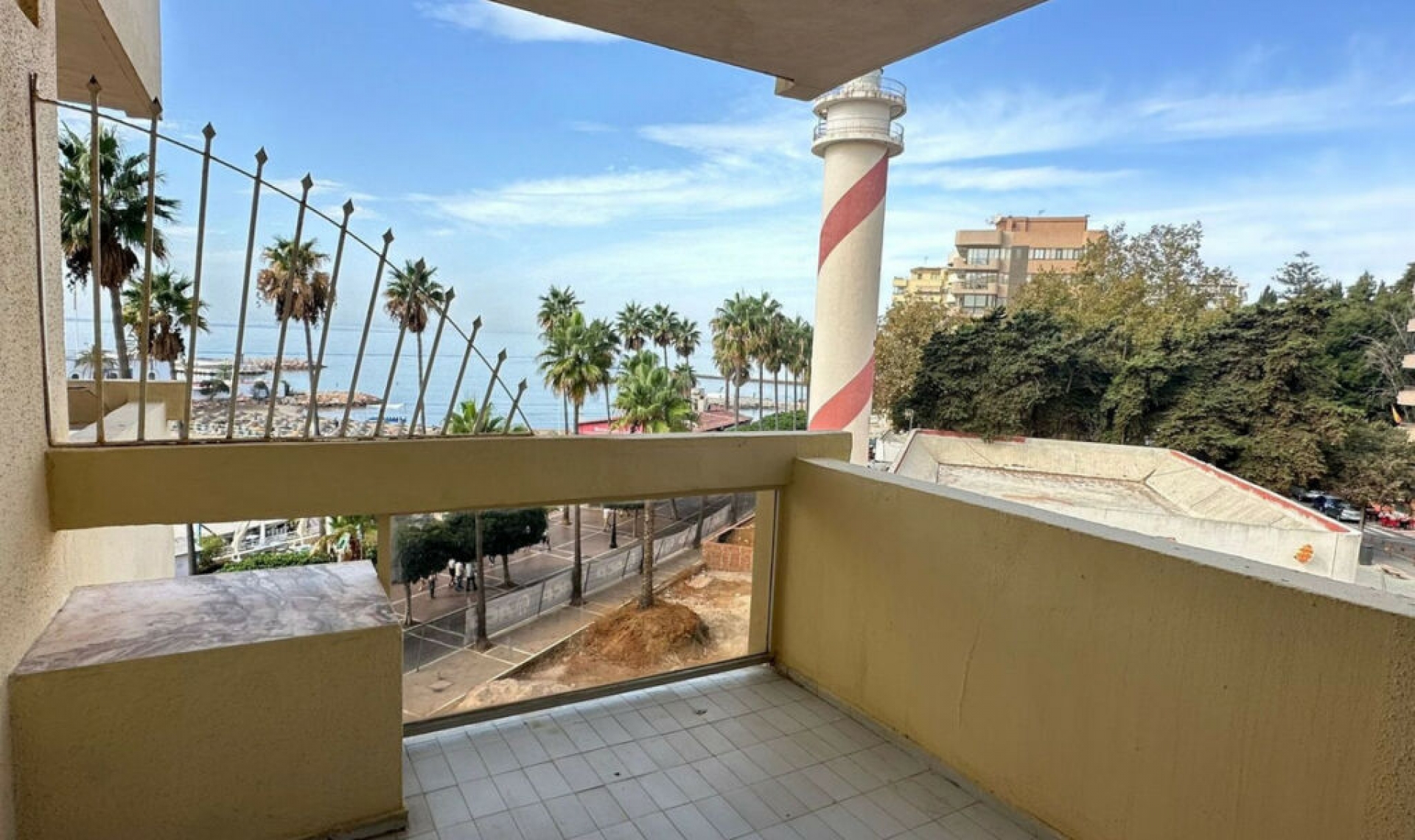 Resale - Apartment -
Marbella