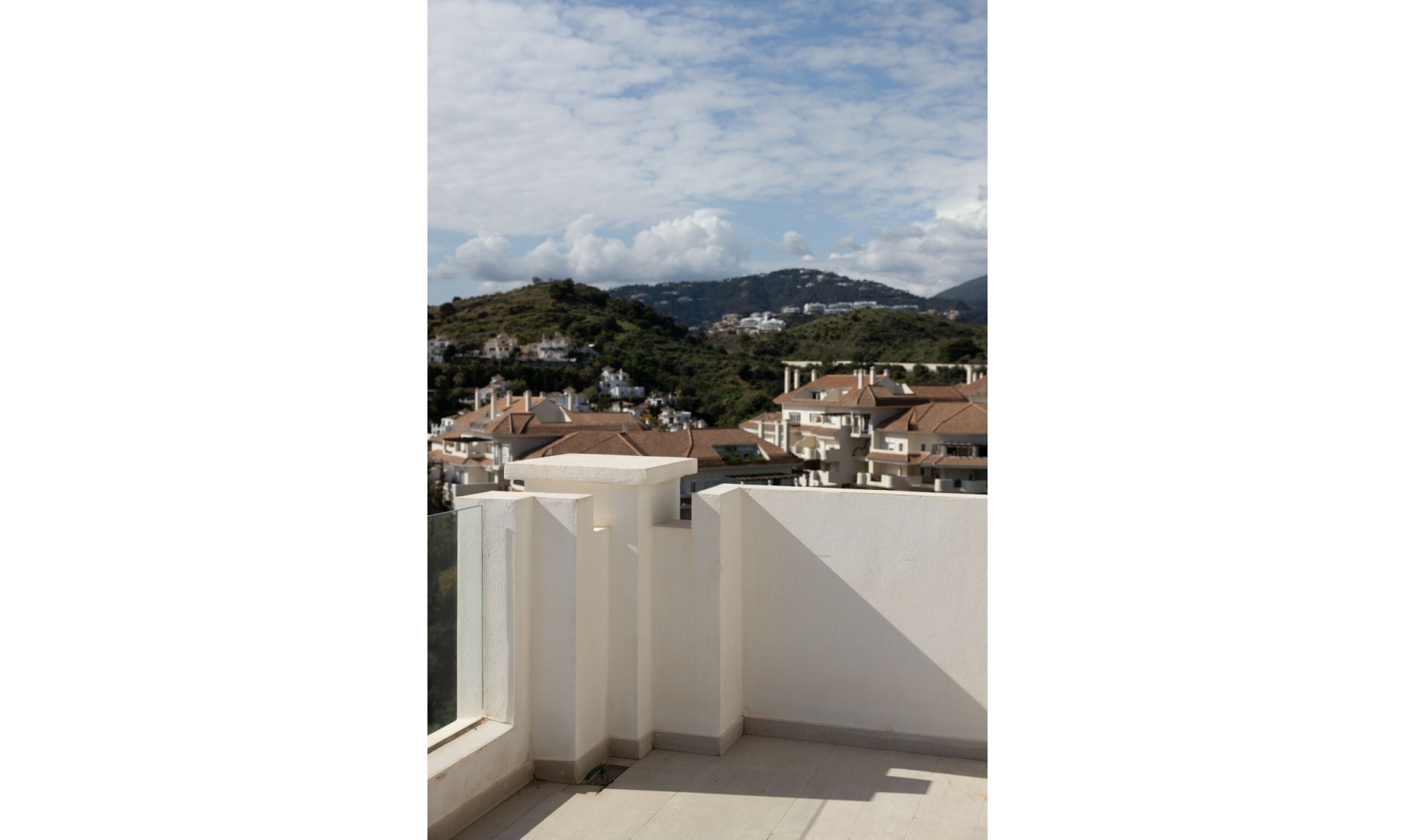 Resale - Apartment -
Marbella