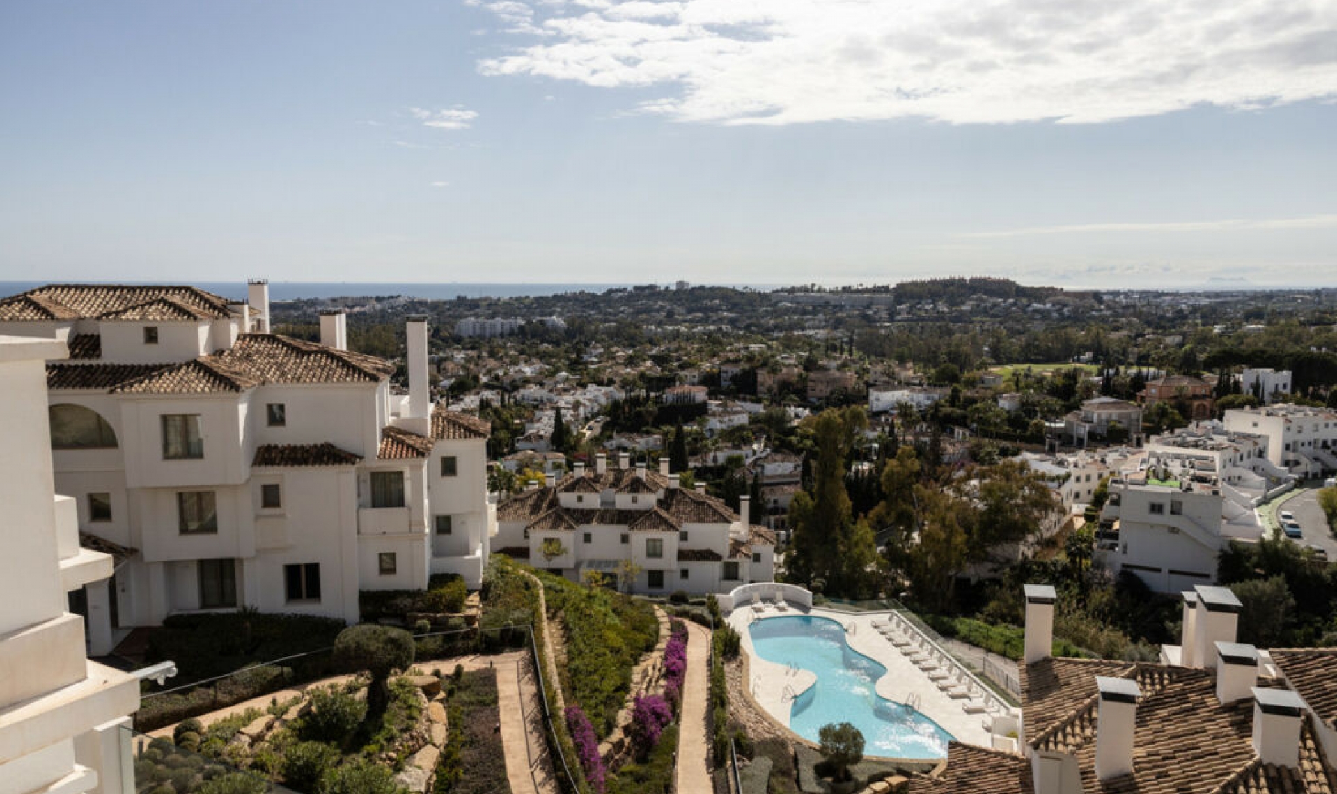Resale - Apartment -
Marbella