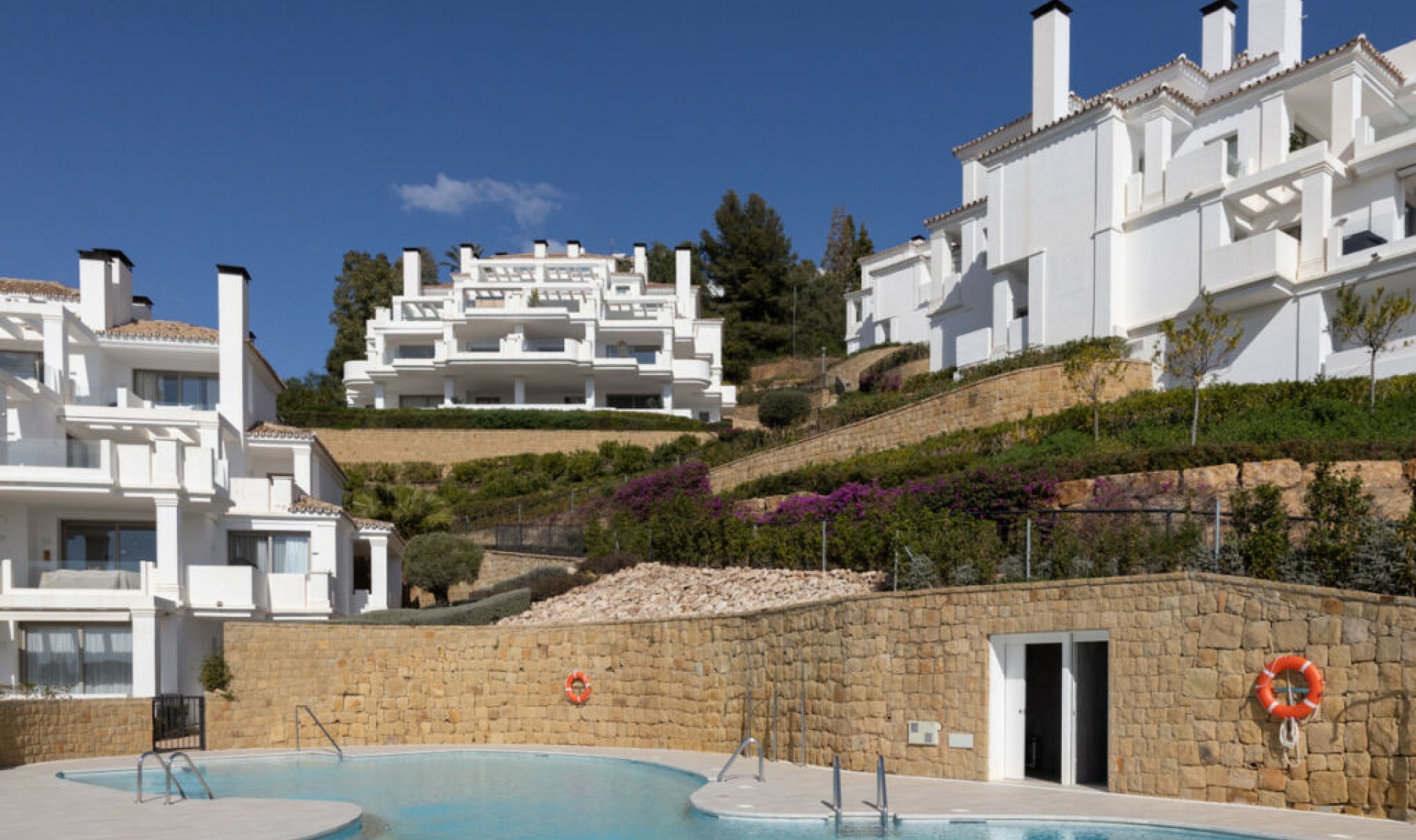 Resale - Apartment -
Marbella