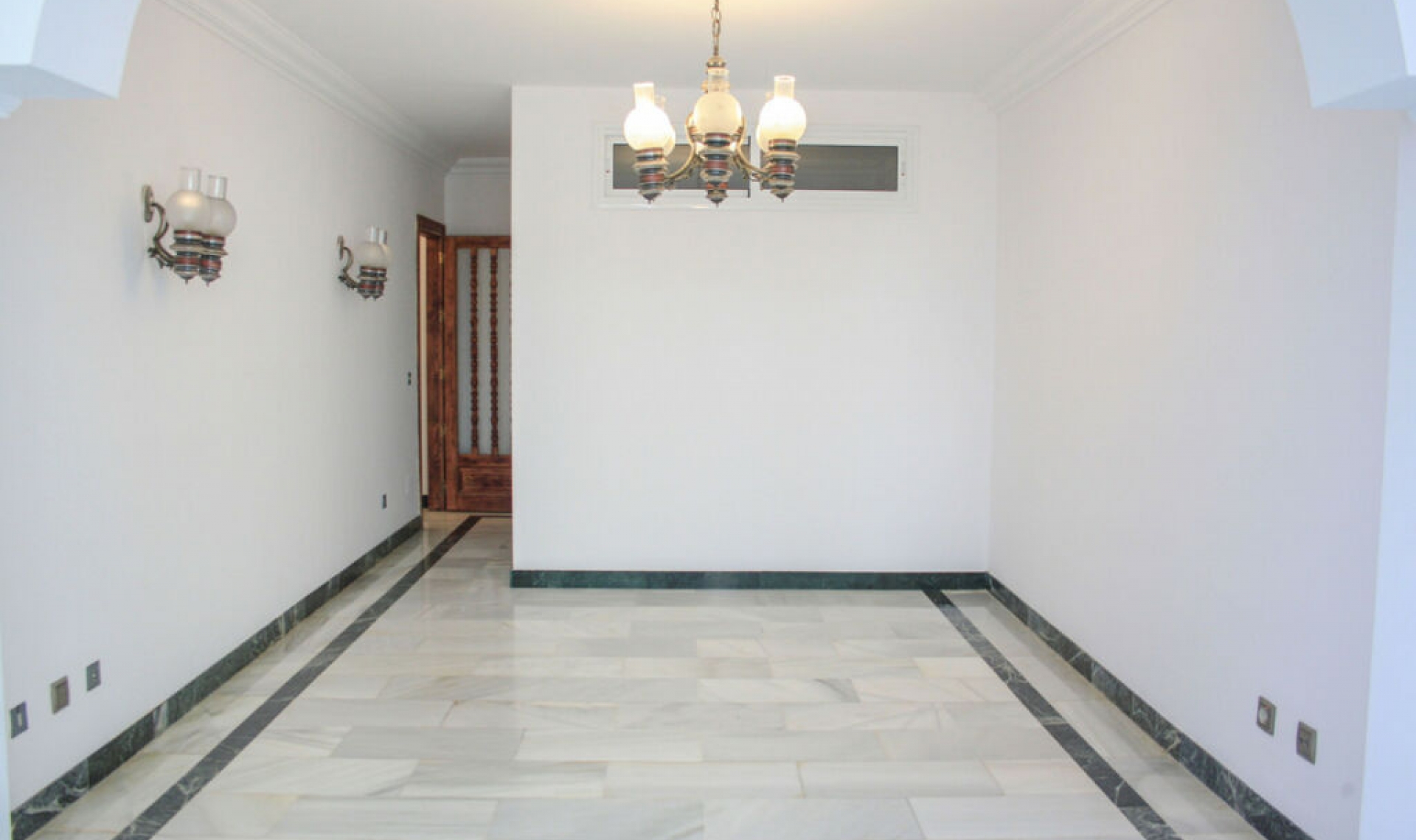Resale - Apartment -
Marbella