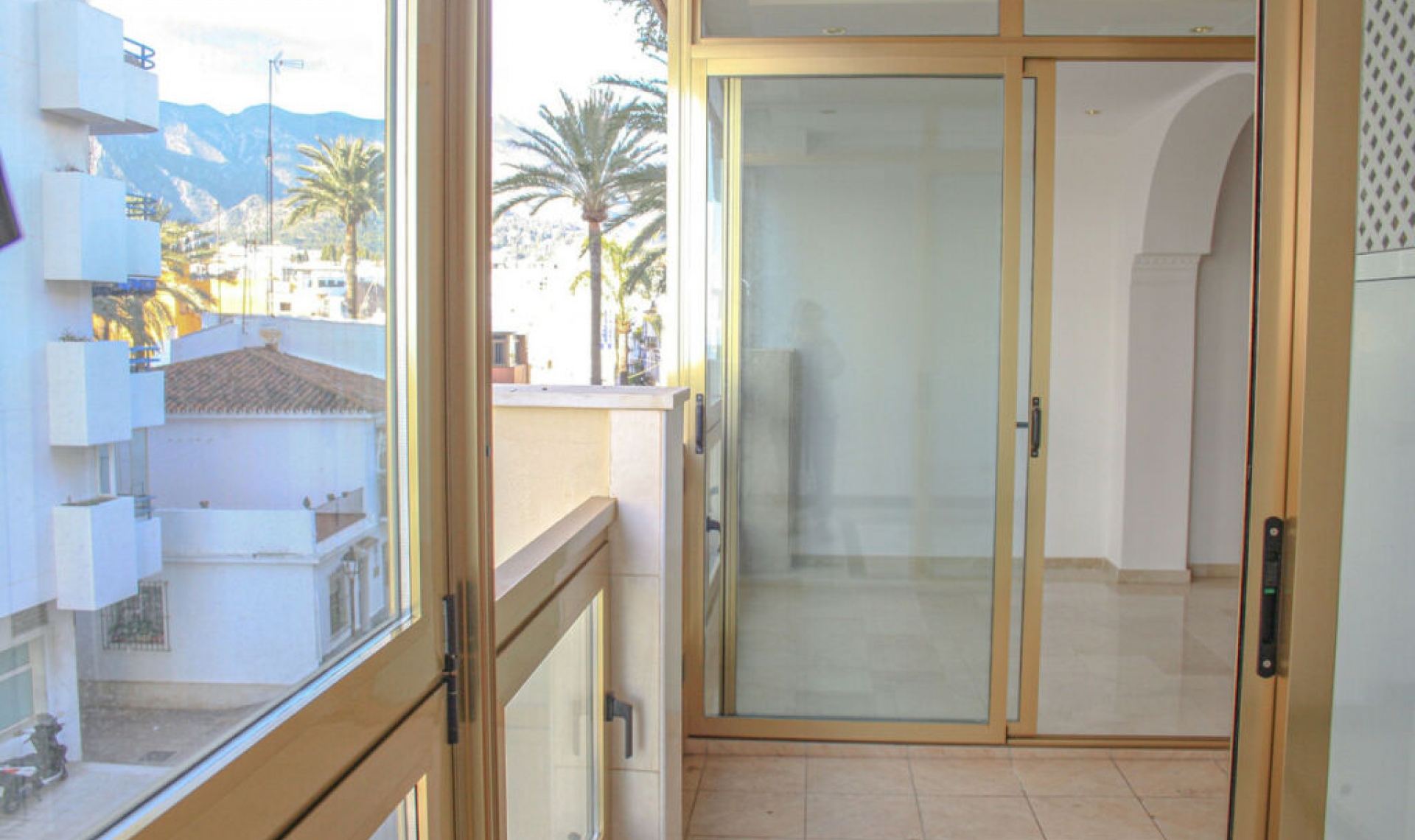 Resale - Apartment -
Marbella