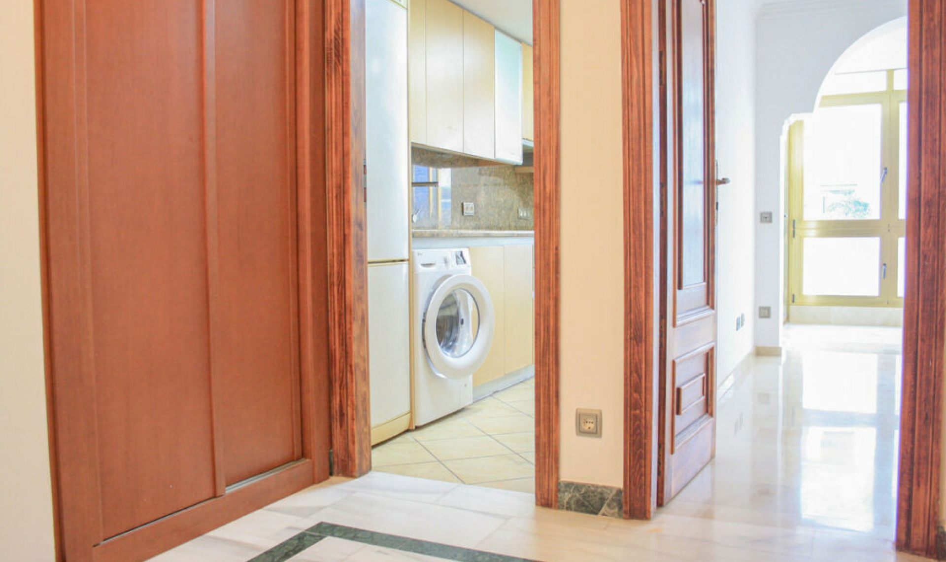 Resale - Apartment -
Marbella
