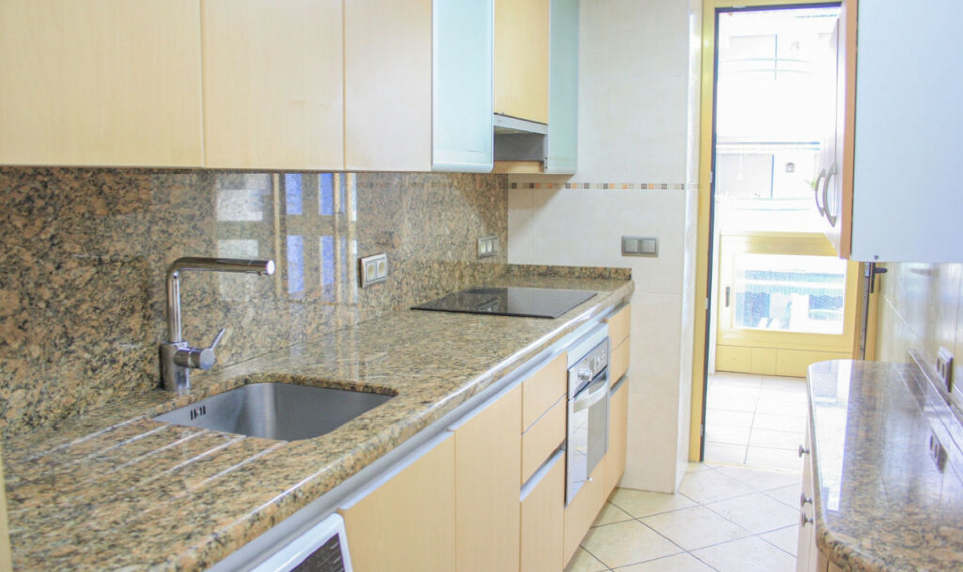 Resale - Apartment -
Marbella