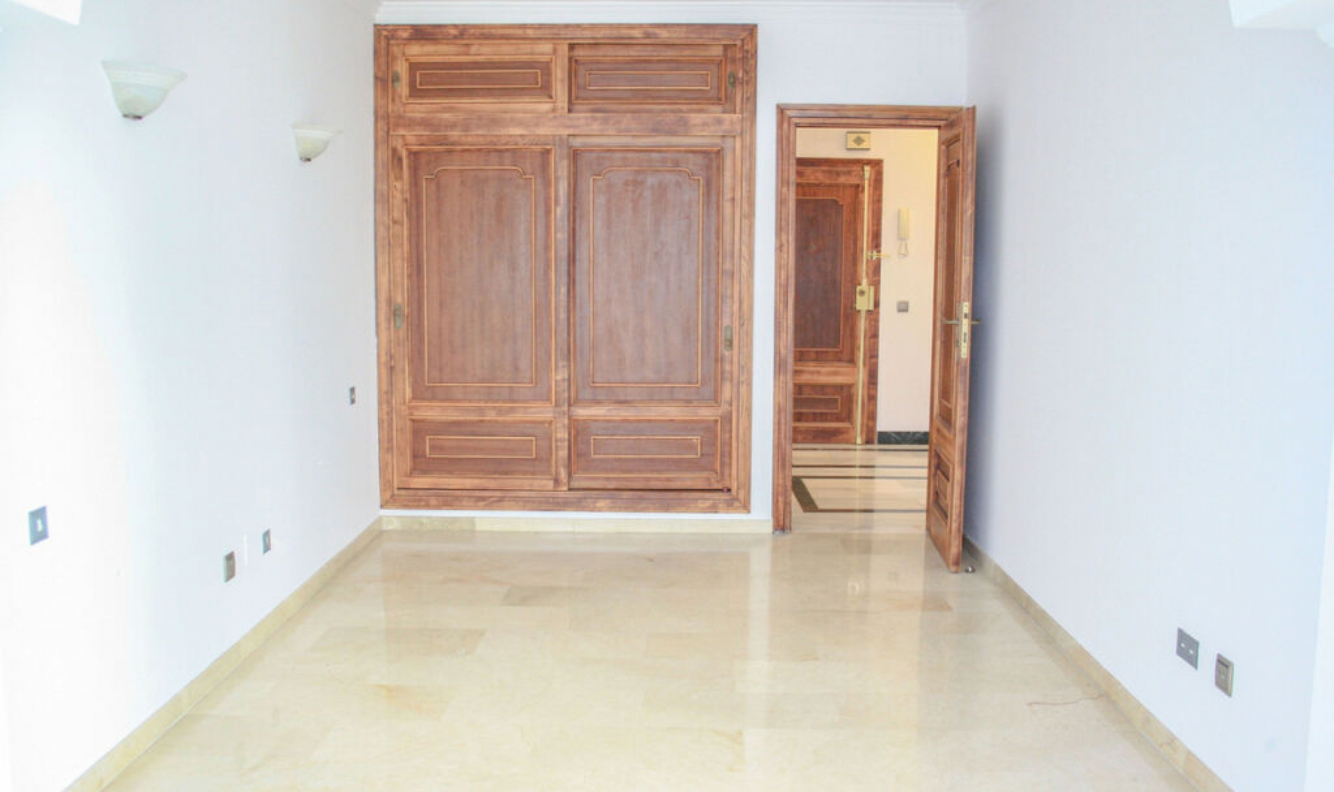 Resale - Apartment -
Marbella