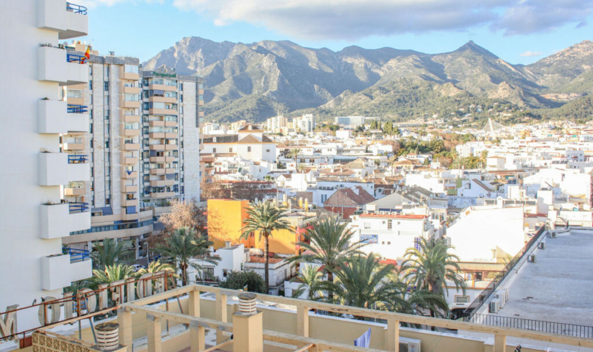 Resale - Apartment -
Marbella
