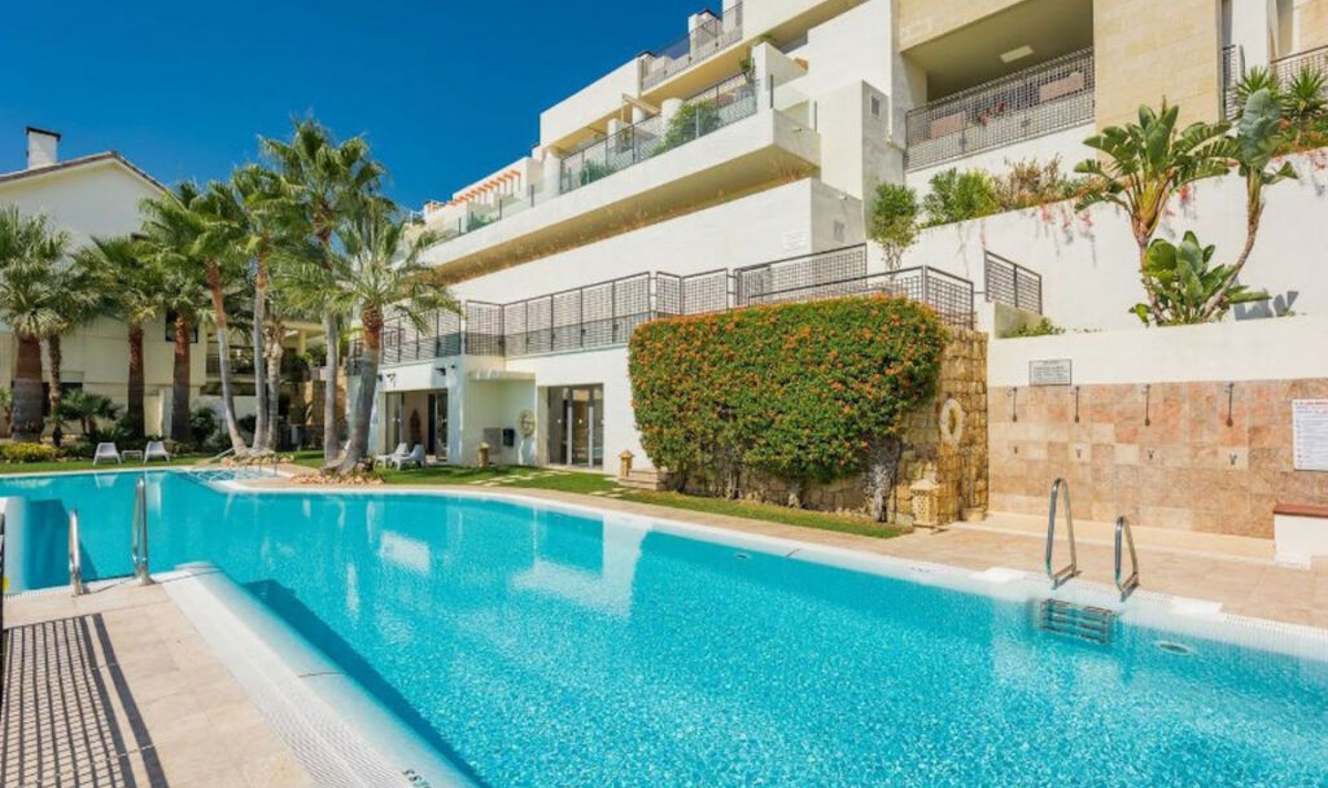 Resale - Apartment -
Marbella
