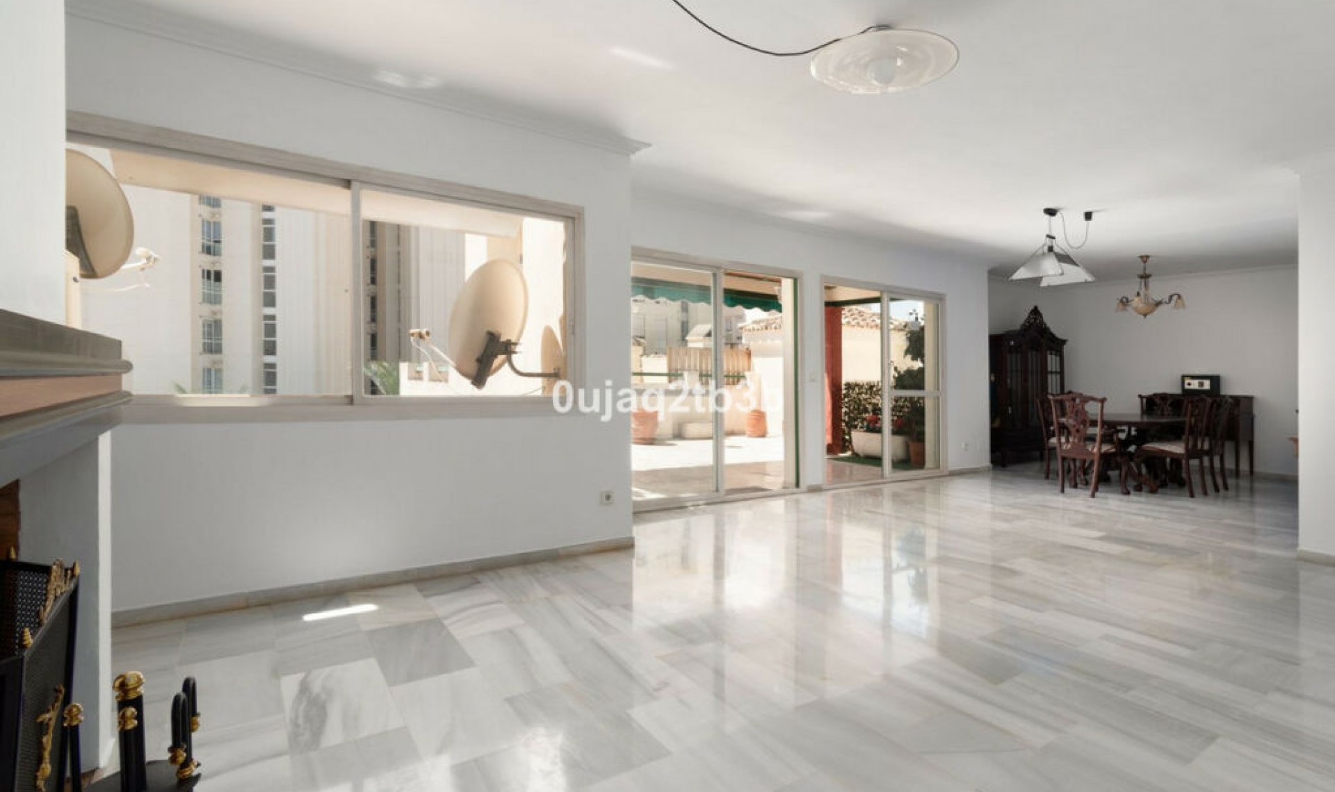 Resale - Apartment -
Marbella
