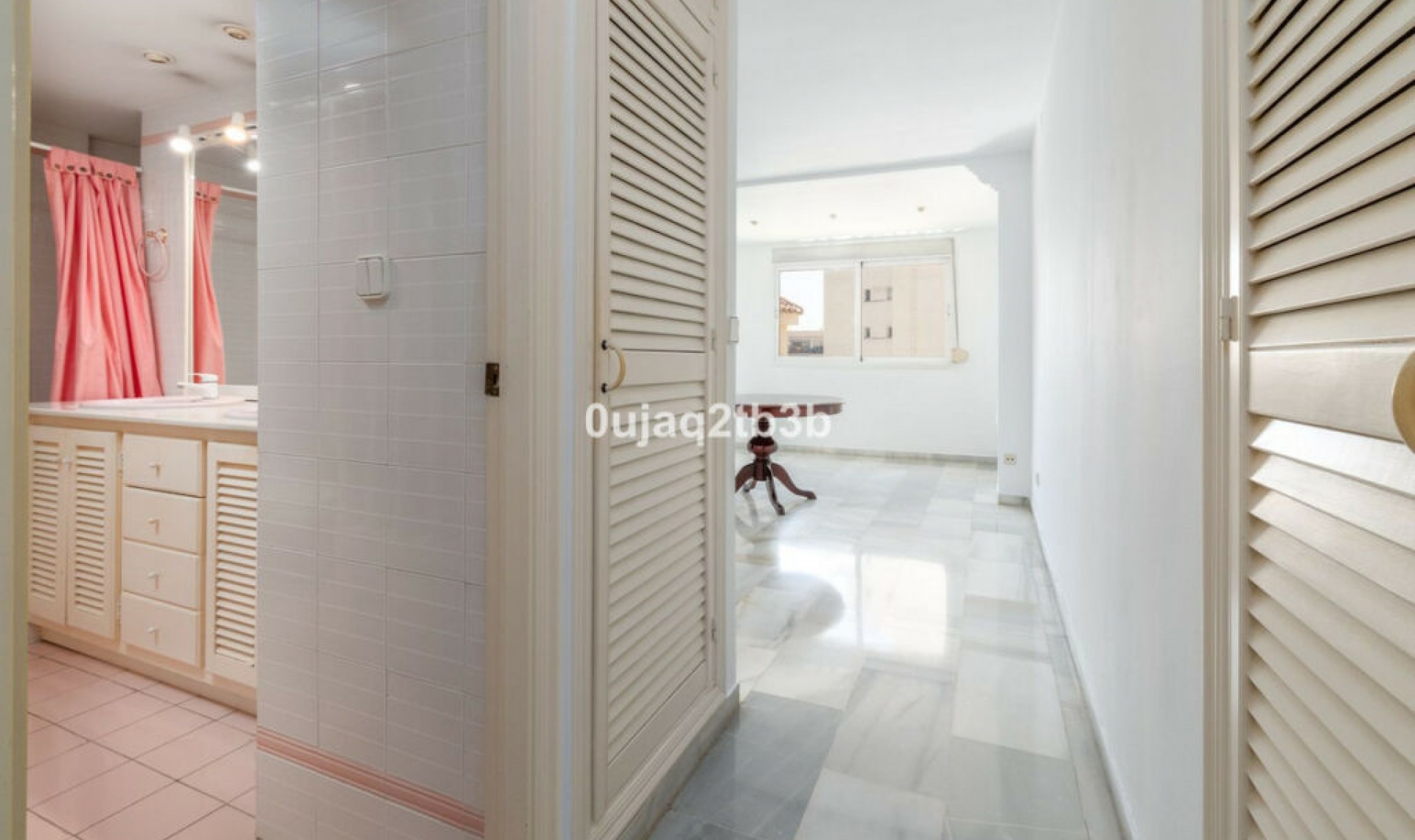 Resale - Apartment -
Marbella