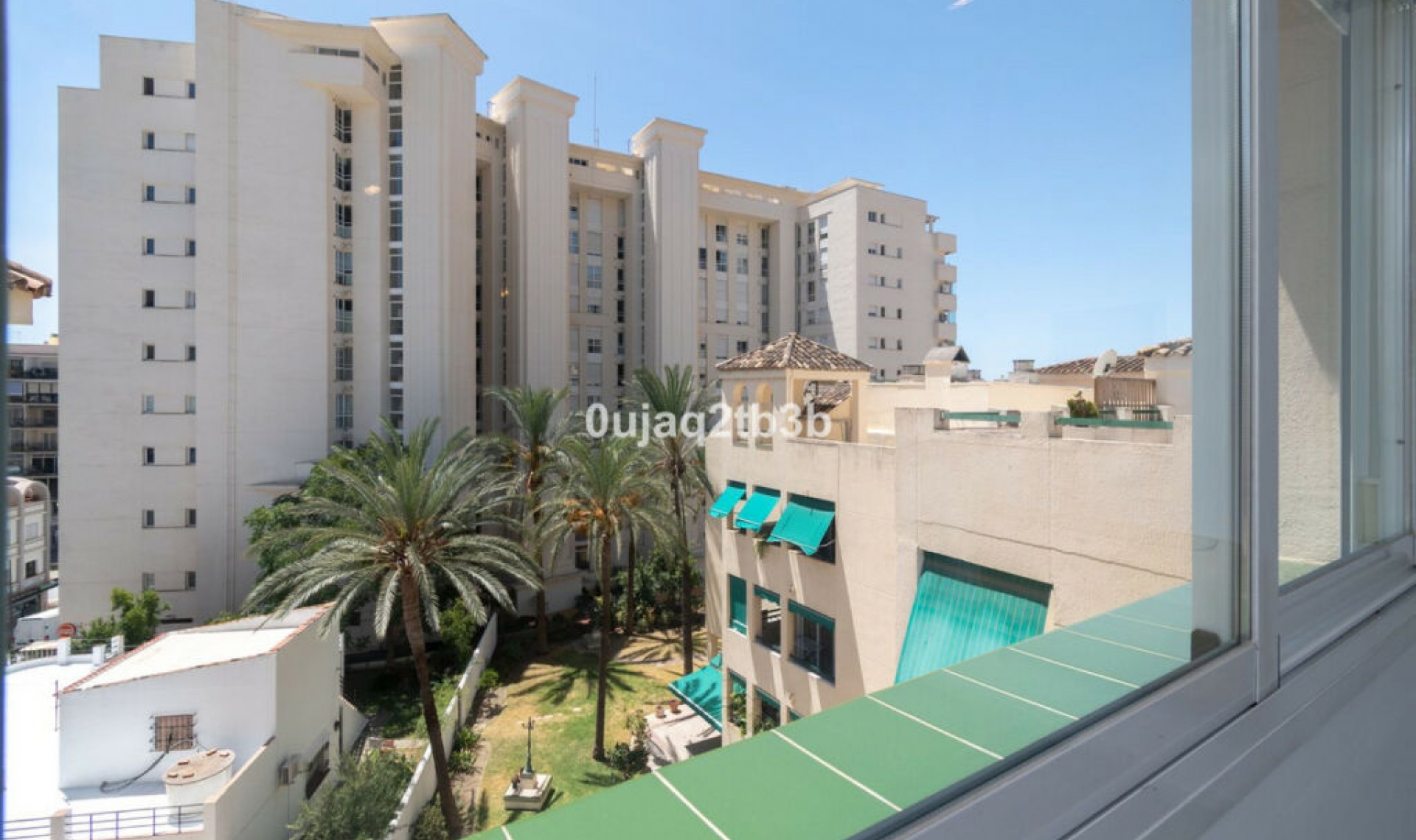 Resale - Apartment -
Marbella