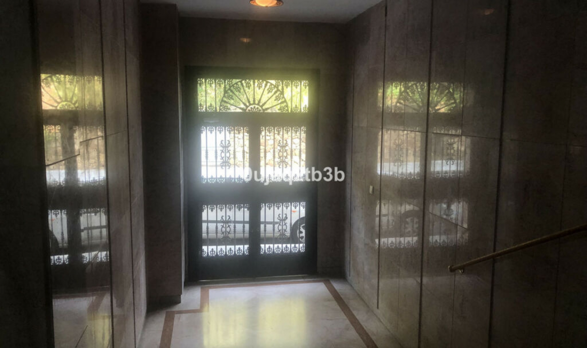 Resale - Apartment -
Marbella