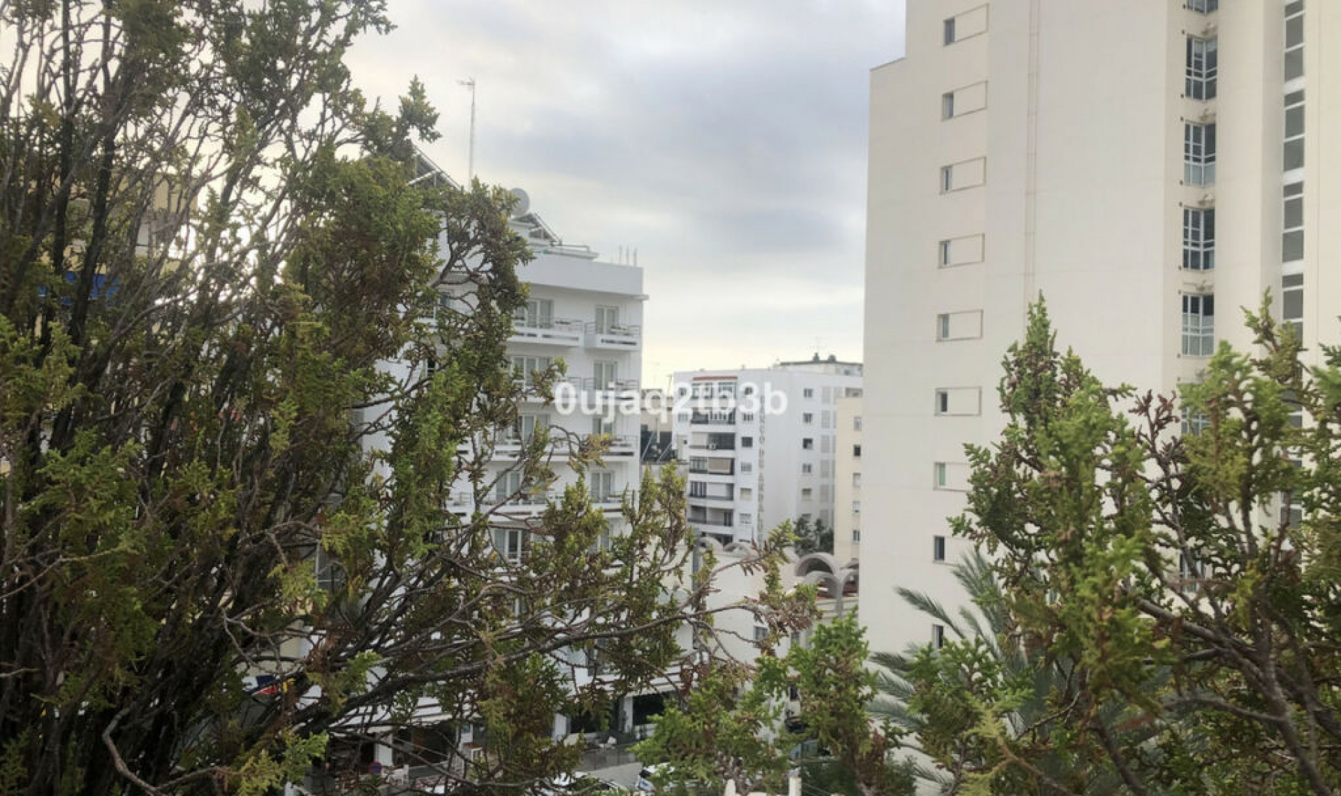 Resale - Apartment -
Marbella