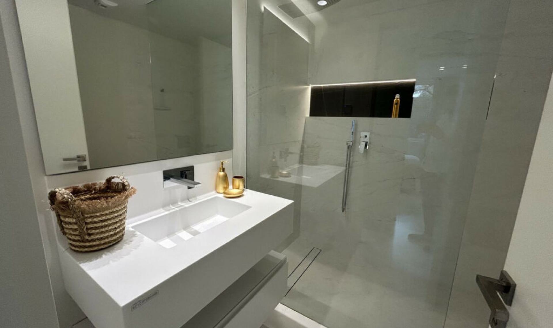 Resale - Apartment -
Marbella