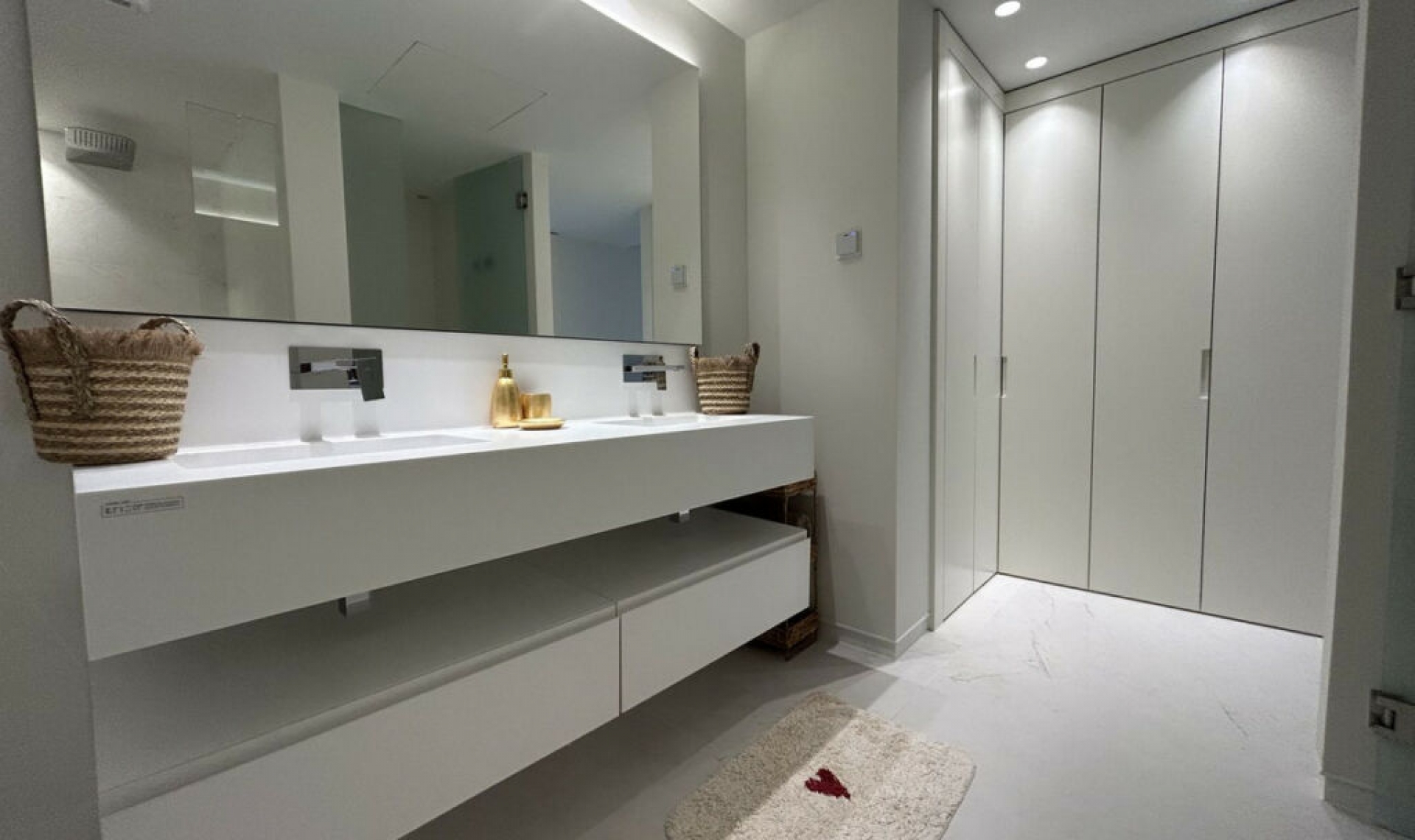 Resale - Apartment -
Marbella