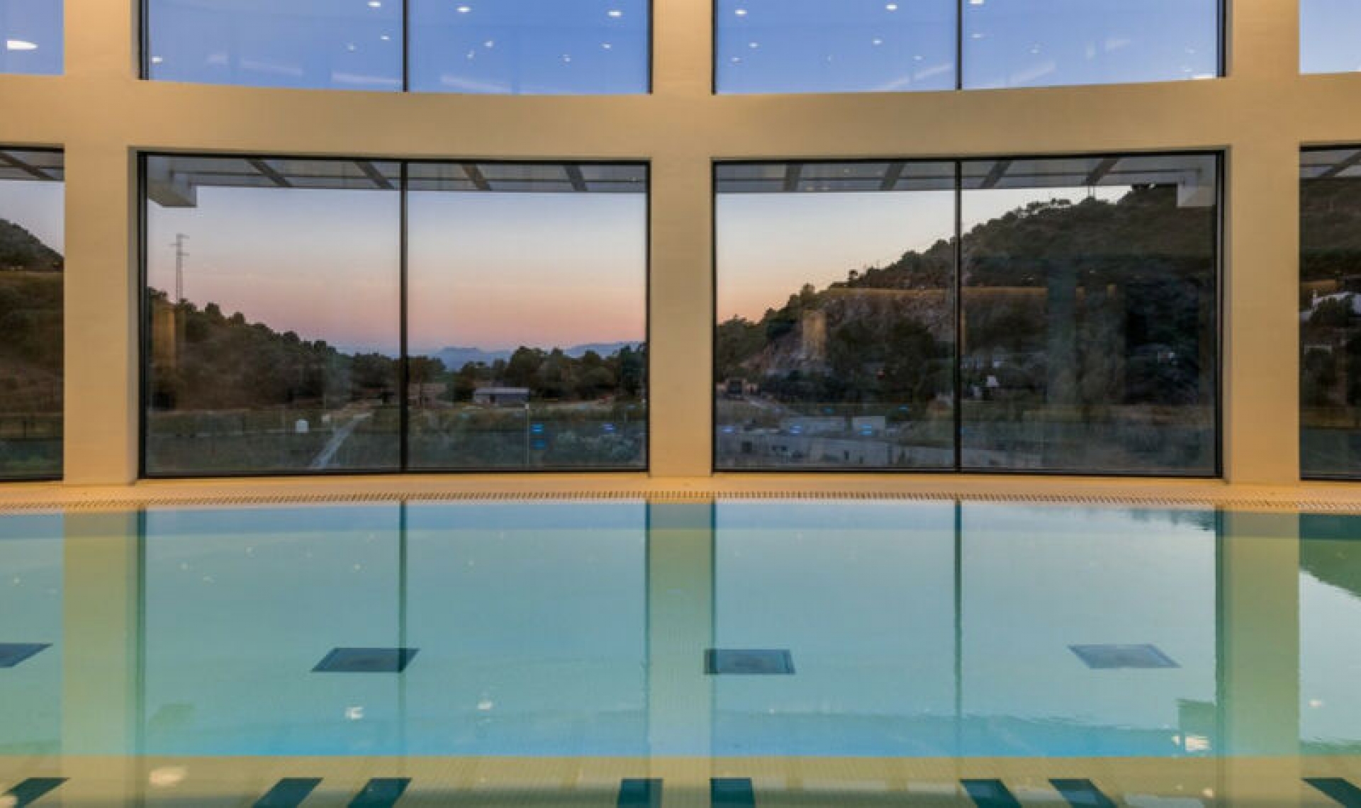 Resale - Apartment -
Marbella