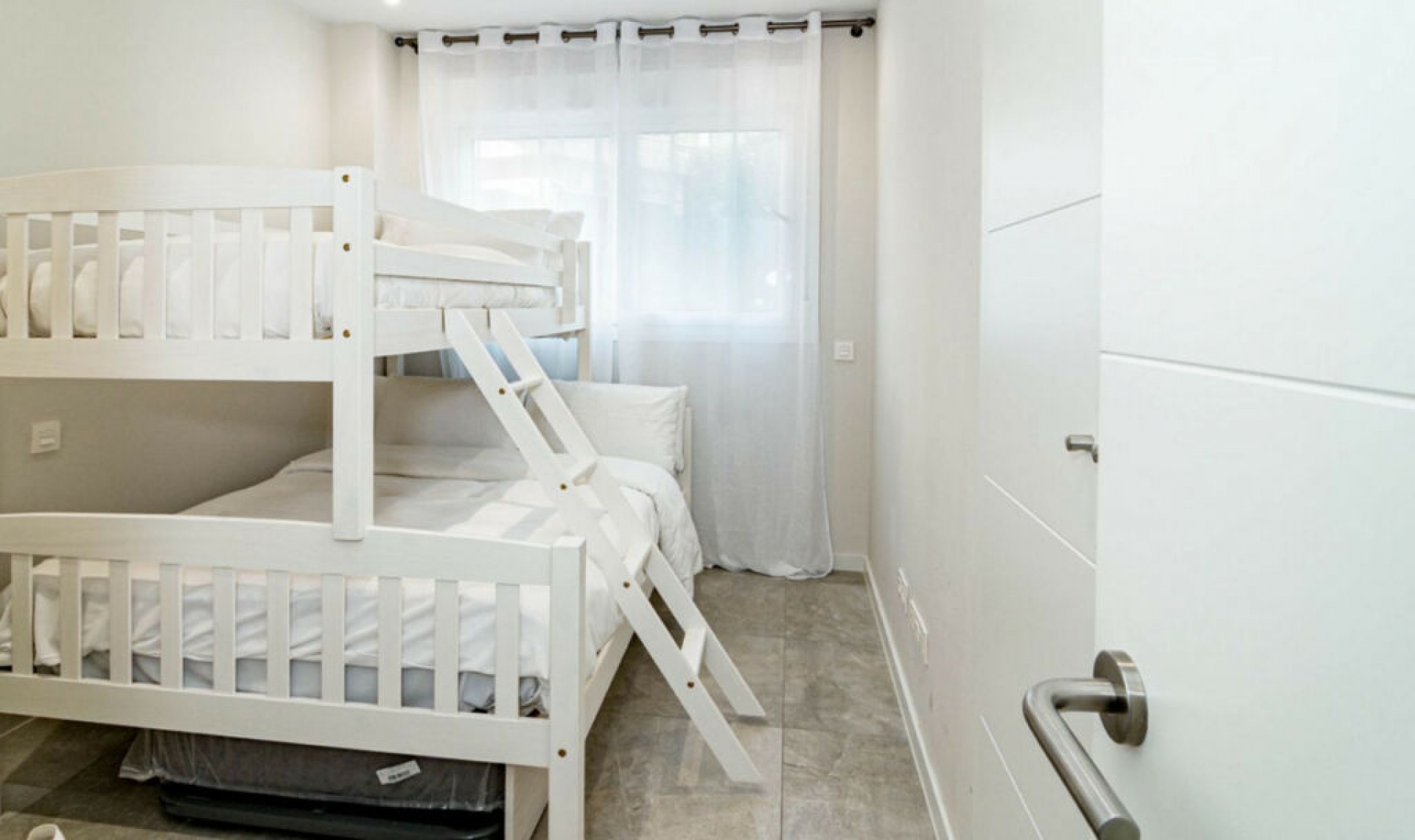 Resale - Apartment -
Marbella