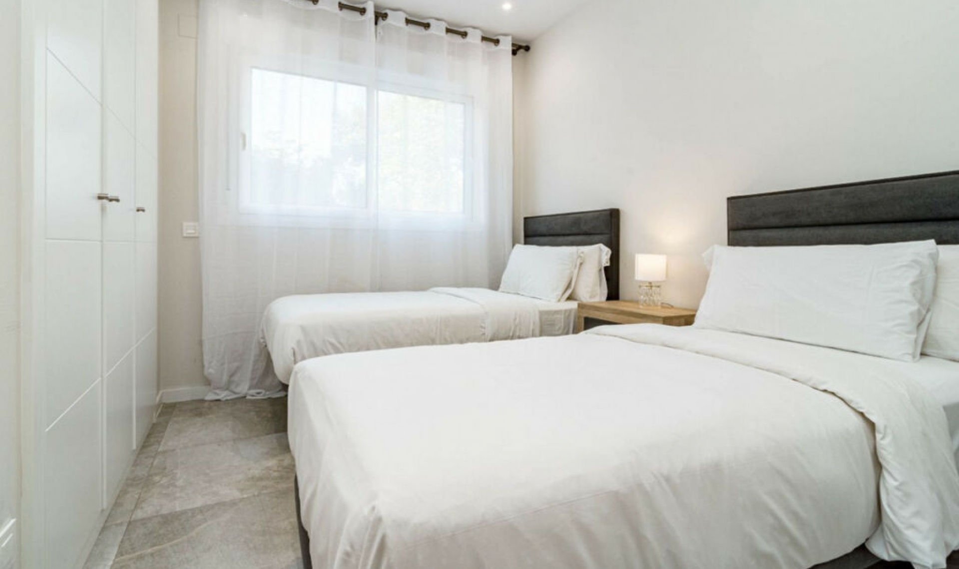 Resale - Apartment -
Marbella