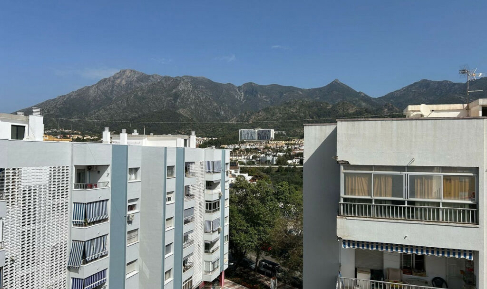 Resale - Apartment -
Marbella