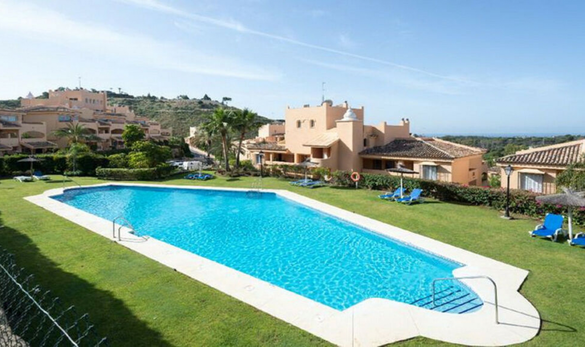 Resale - Apartment -
Marbella