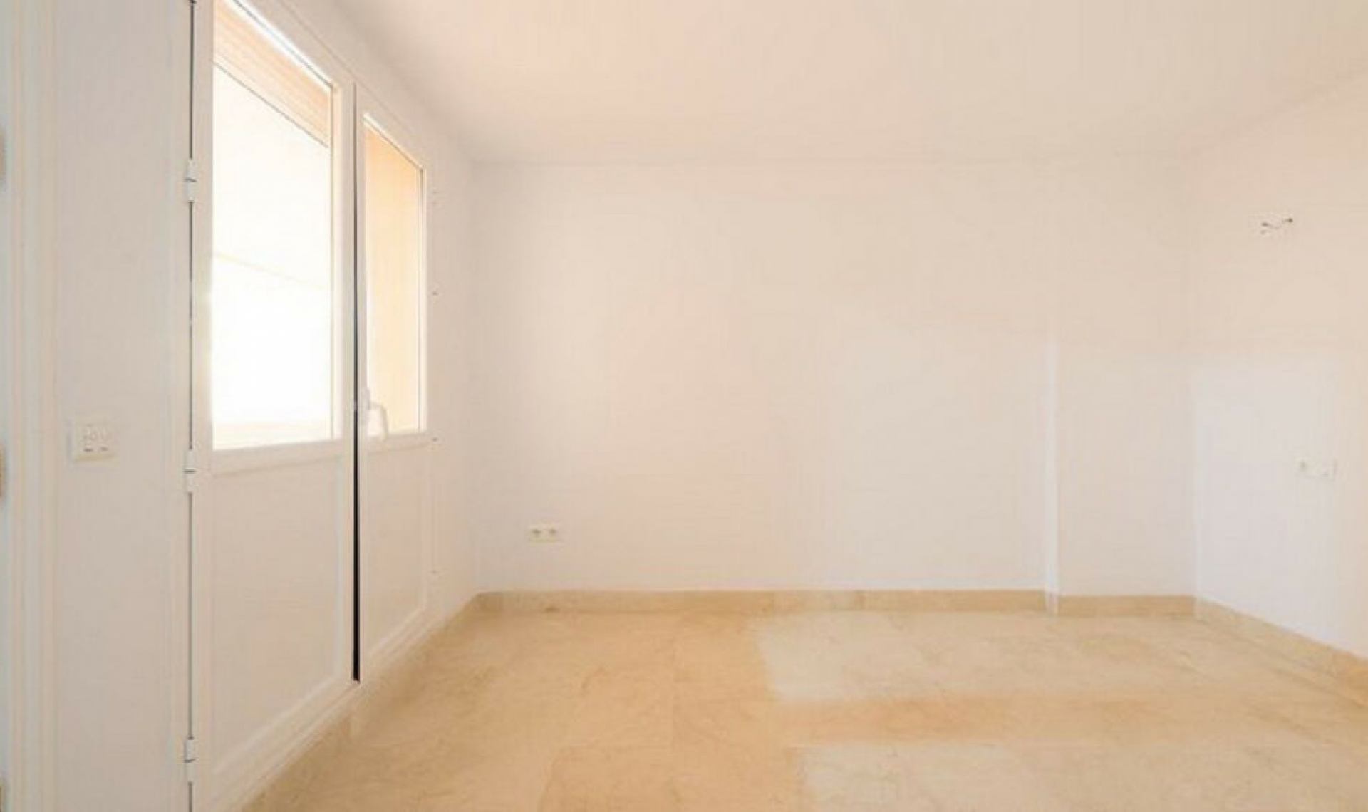 Resale - Apartment -
Marbella