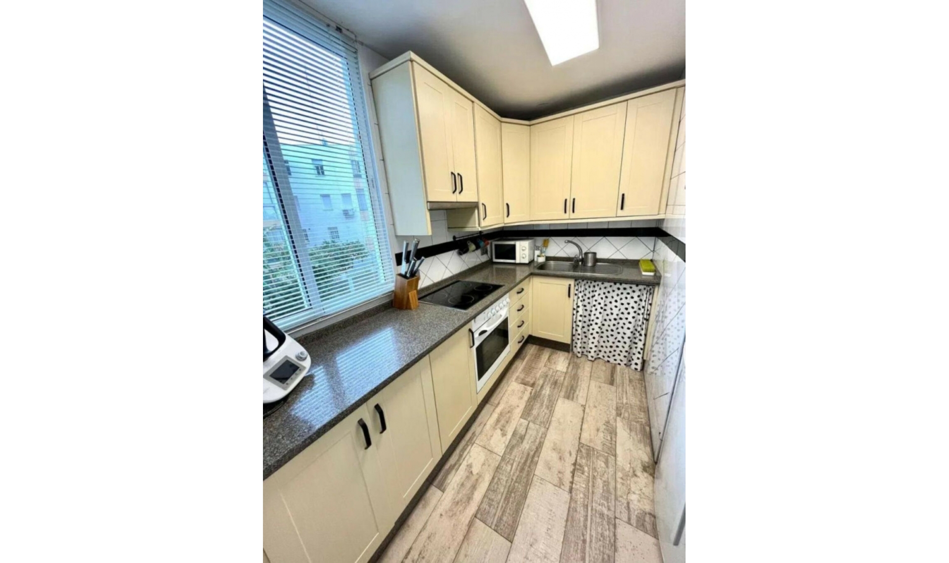 Resale - Apartment -
Marbella